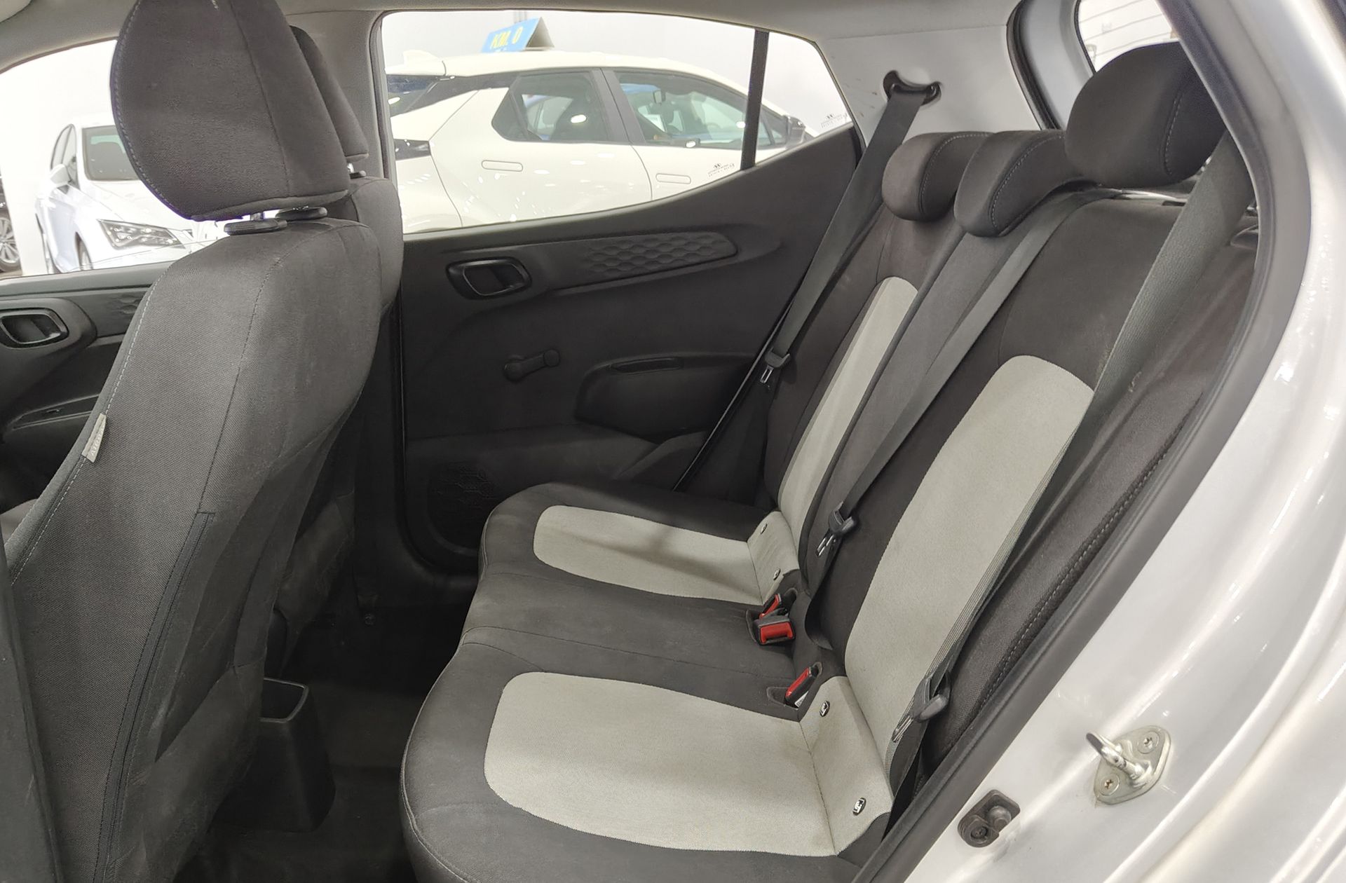 Hyundai i10 1.0 Essence - foto 9