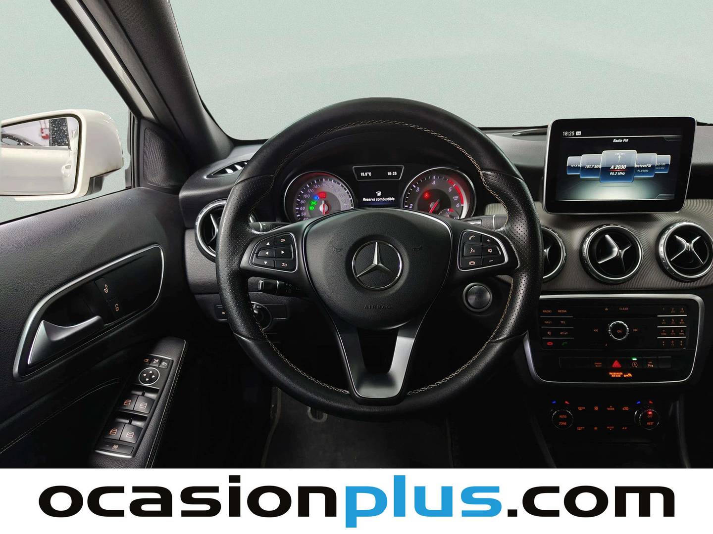 Foto Mercedes GLA Mercedes-Benz GLA GLA 200 d Urban (136 CV)