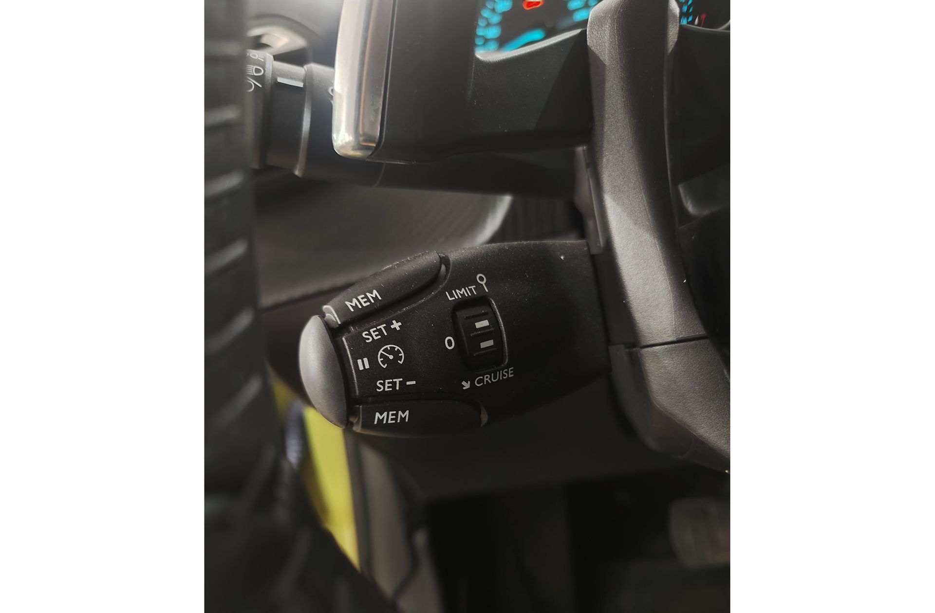 Peugeot 208 Style Hybrid 110 eDCS6 - foto 21