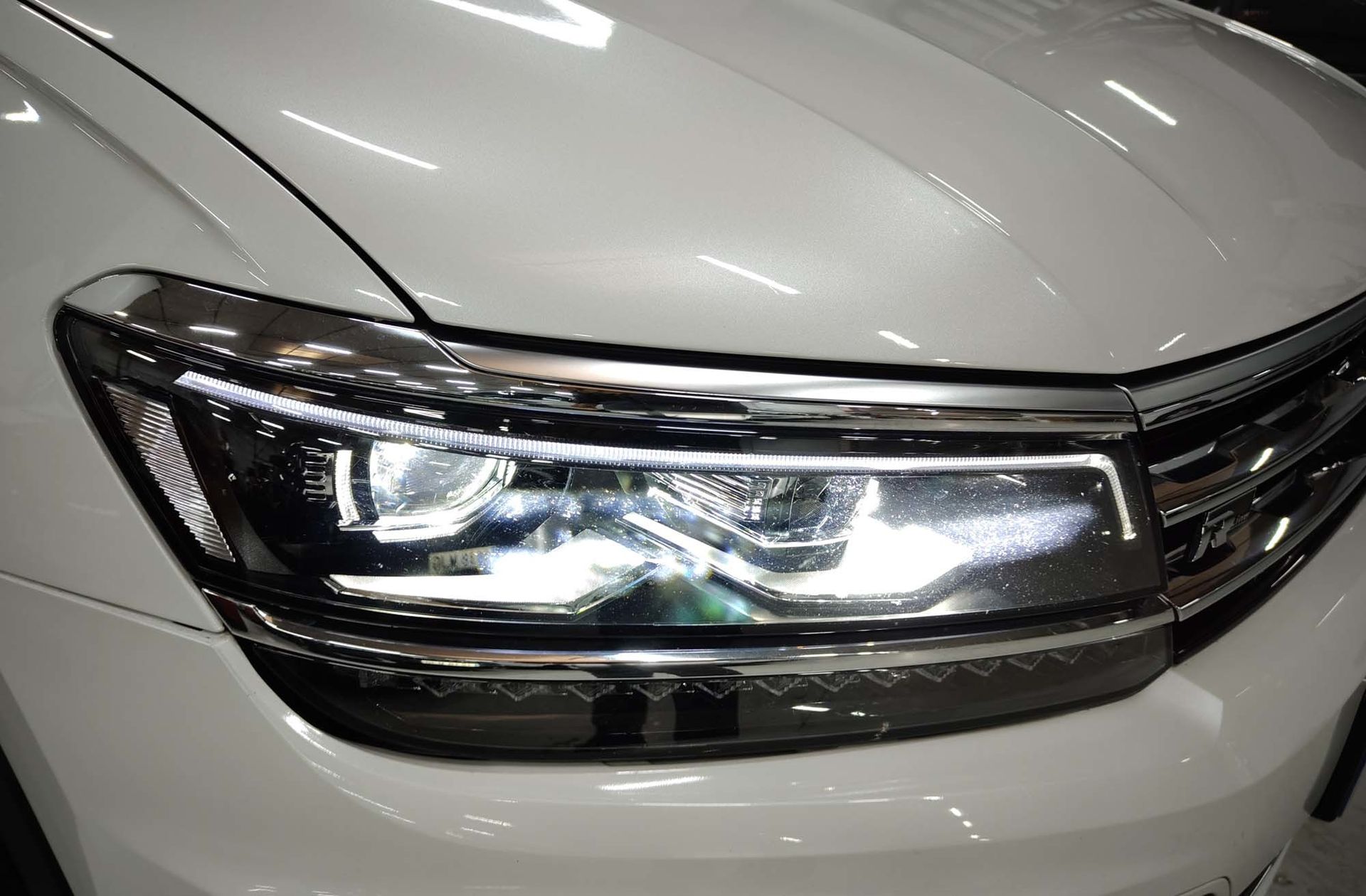 Volkswagen Tiguan Sport 2.0 TDI BMT 4Motion Pack R-line DSG - foto 19