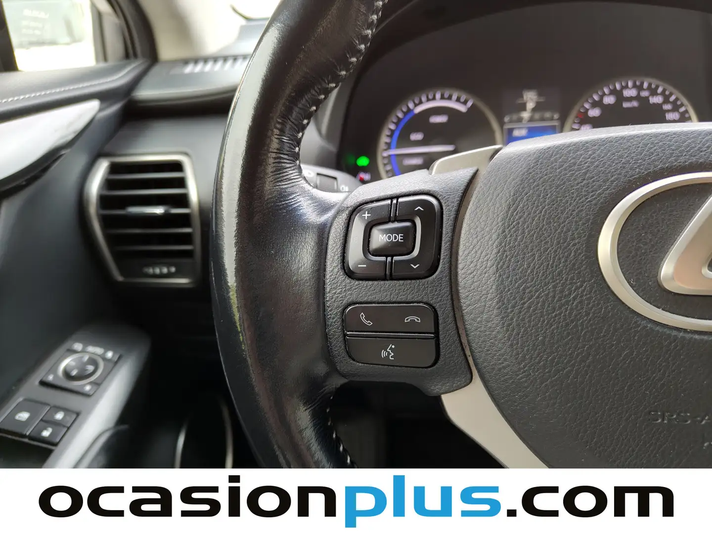 Foto Lexus NX Lexus NX 300h Corporate 2WD + Navibox (197 CV)