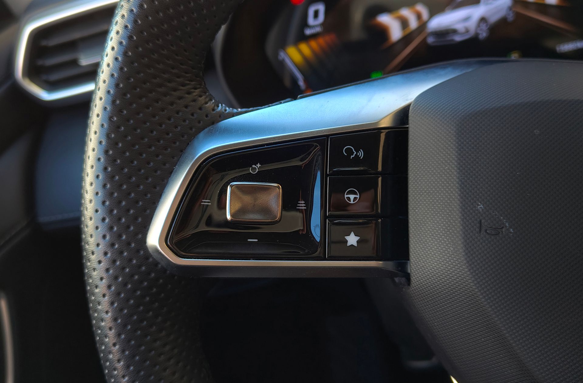 MG ZS 1.5 Hybrid+ Luxury - foto 31