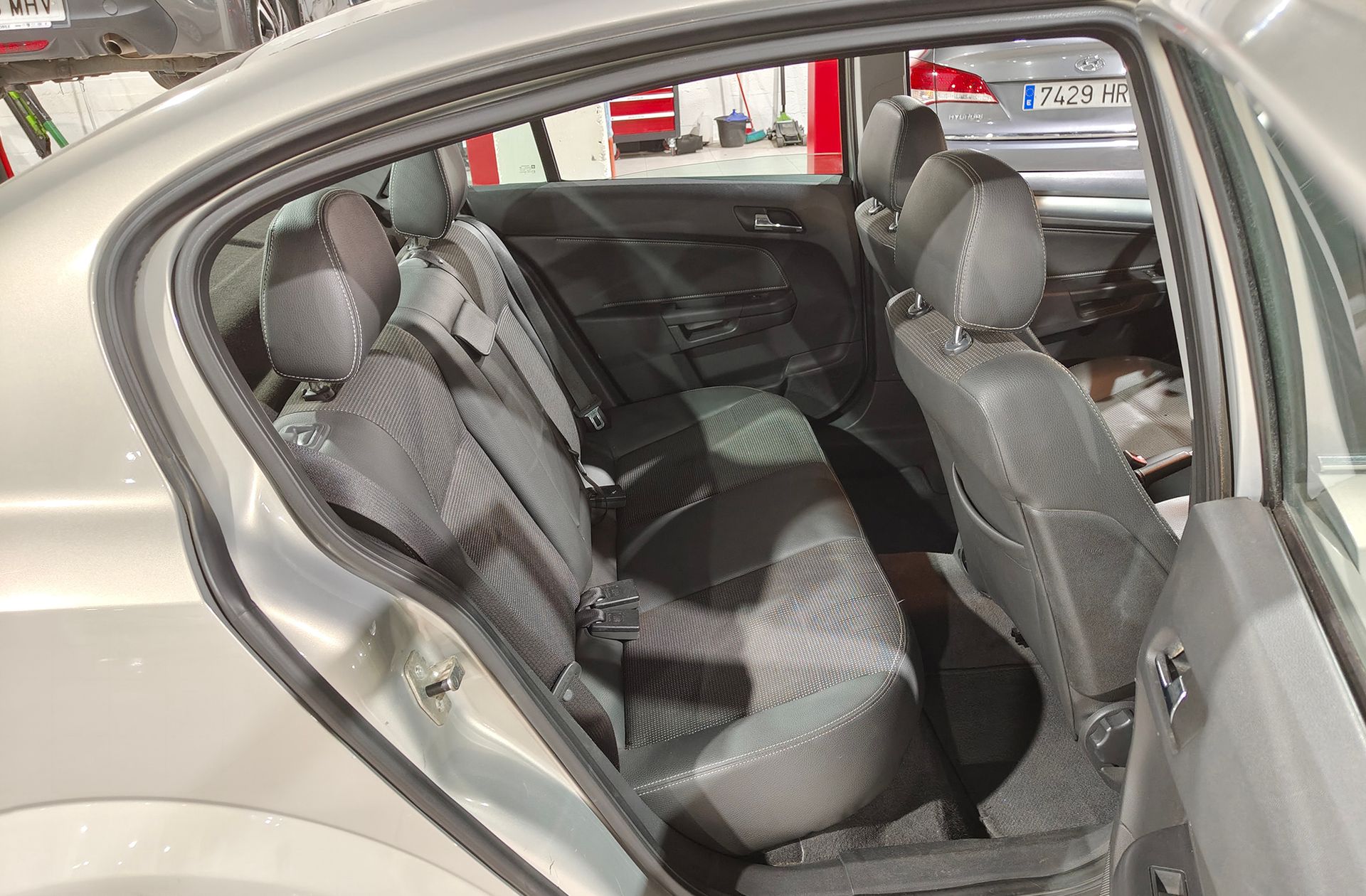 Opel Astra 1.7CDTi Edition - foto 12