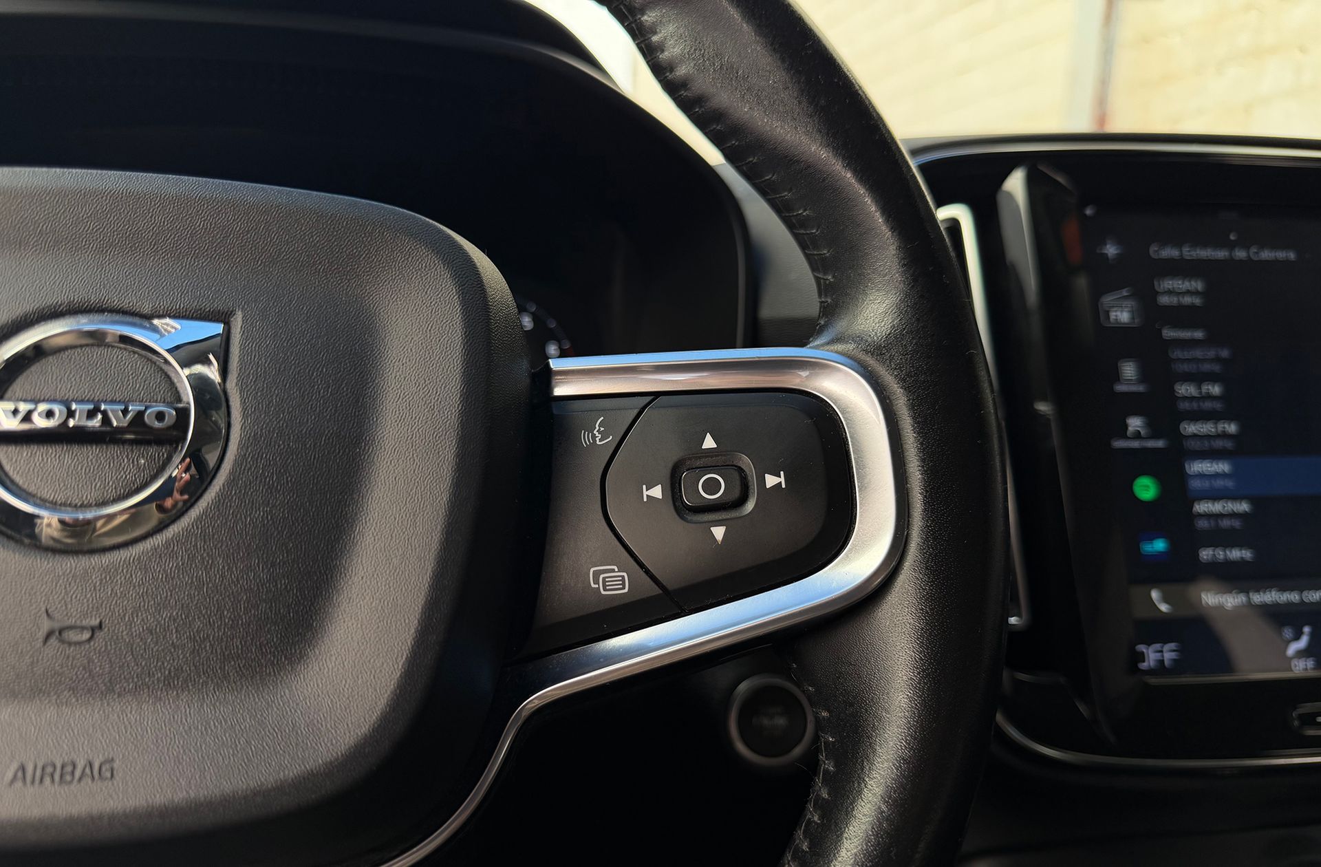 Volvo XC40 T4 Momentum - foto 25