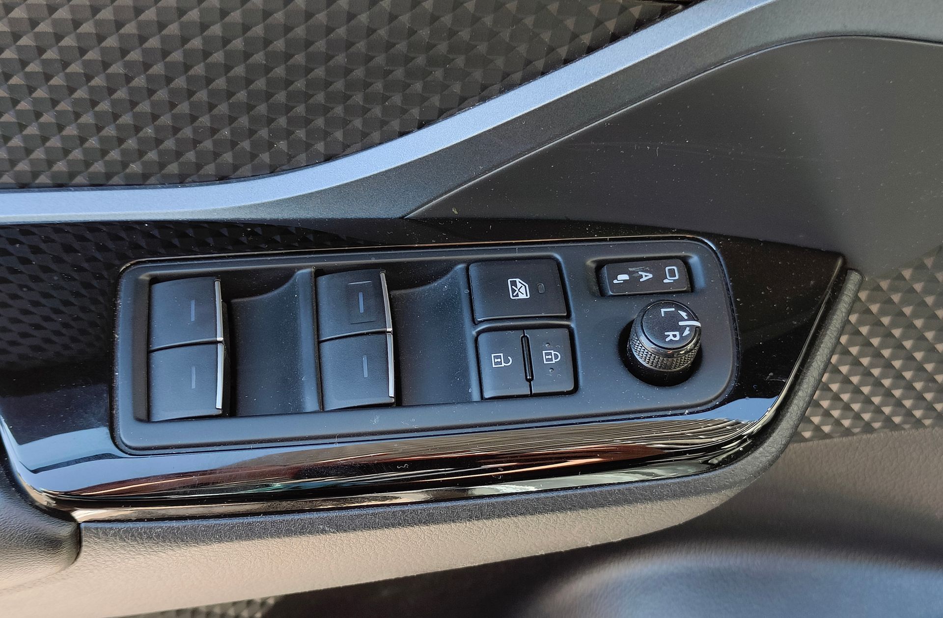 Toyota C-HR 180H Advance Luxury - foto 18