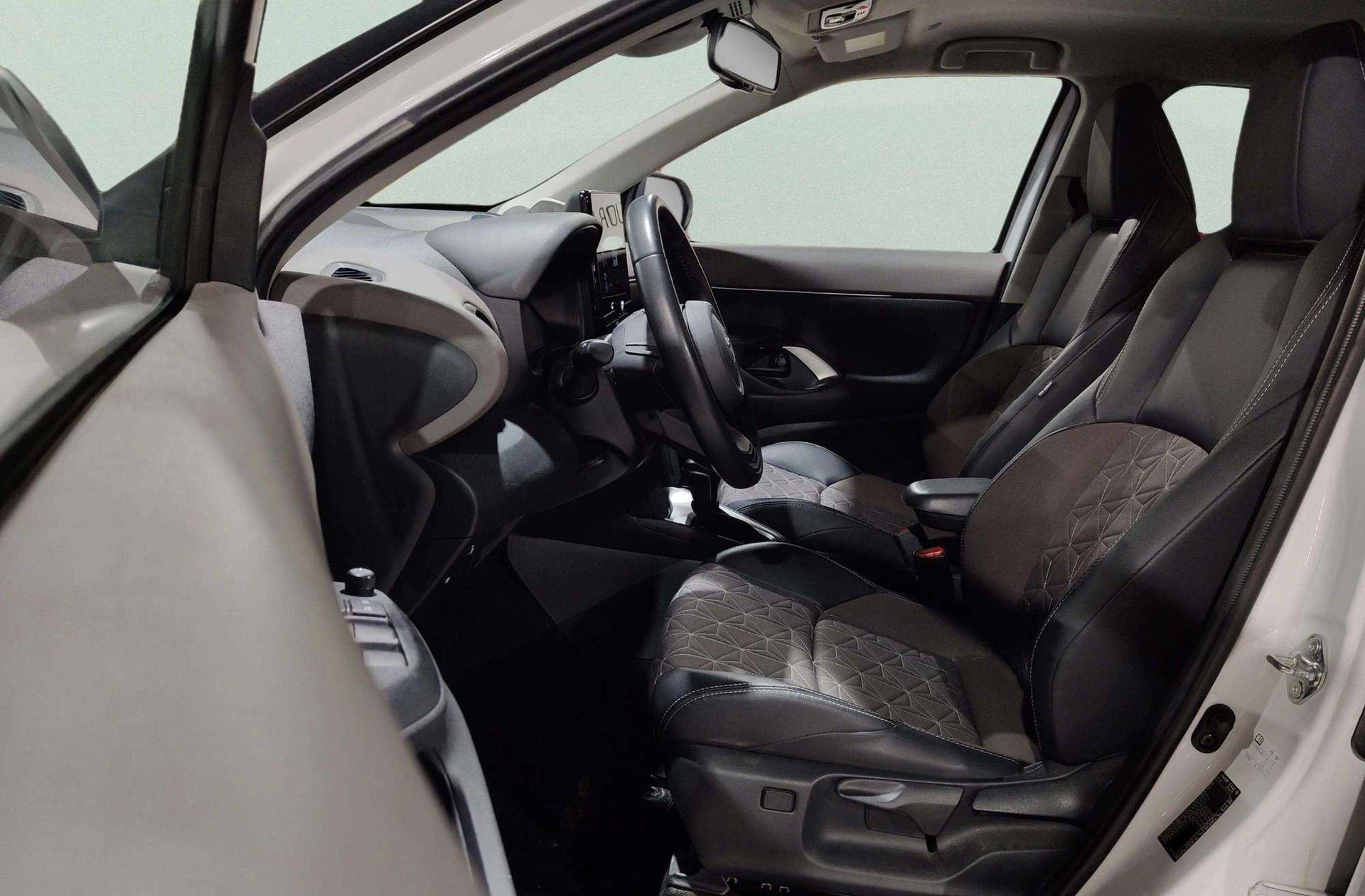 Toyota Yaris Cross 120H Style - foto 11