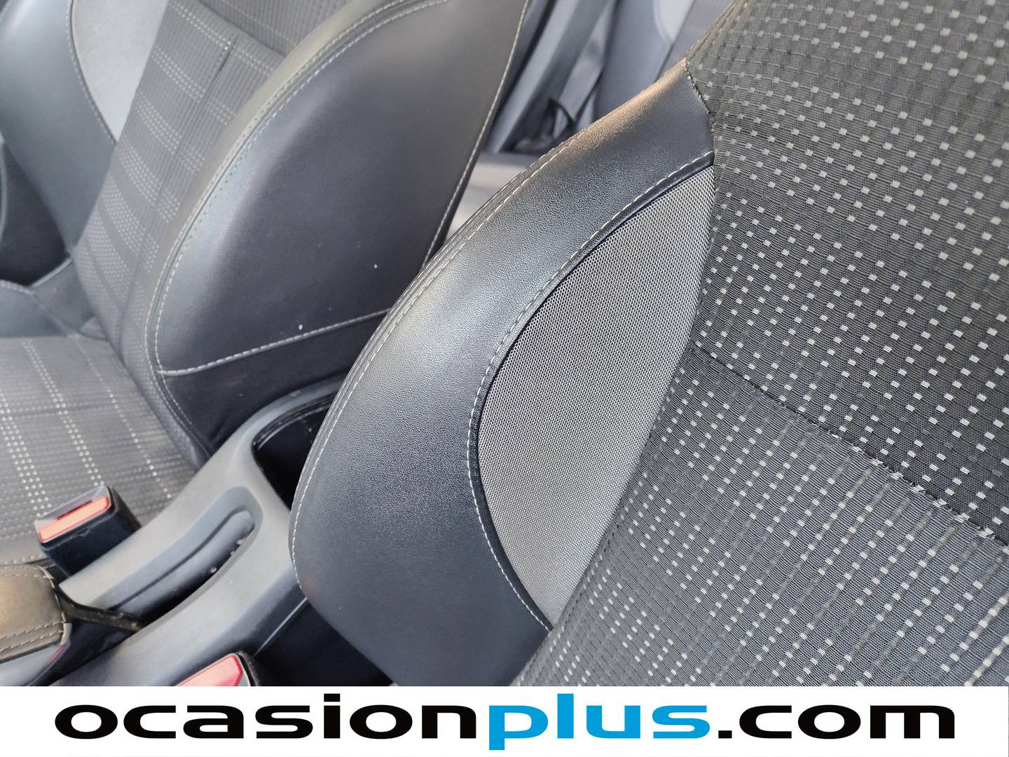 Extras y acabados del Peugeot 2008 Peugeot 2008 PureTech 110 S&S Allure EAT6 (110 CV)