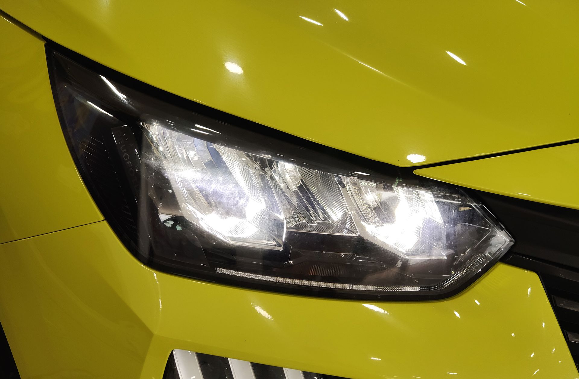 Peugeot 208 Style Hybrid 110 eDCS6 - foto 14
