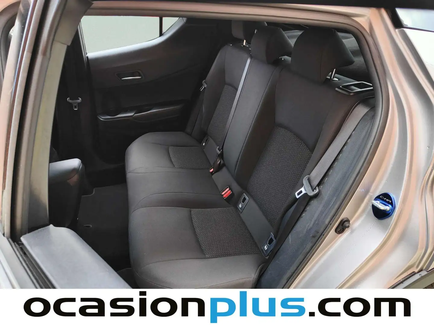 Foto Toyota C-HR Toyota C-HR 1.8 125H Advance (122 CV)