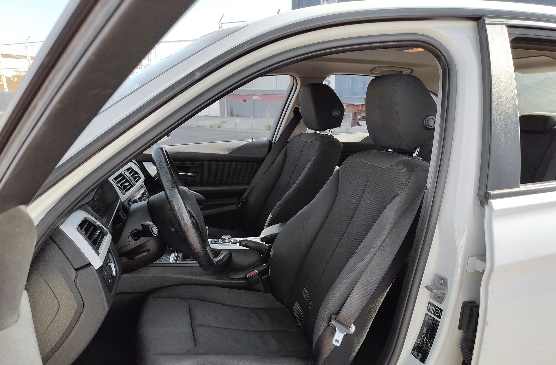 BMW Serie 3 318d - foto 10