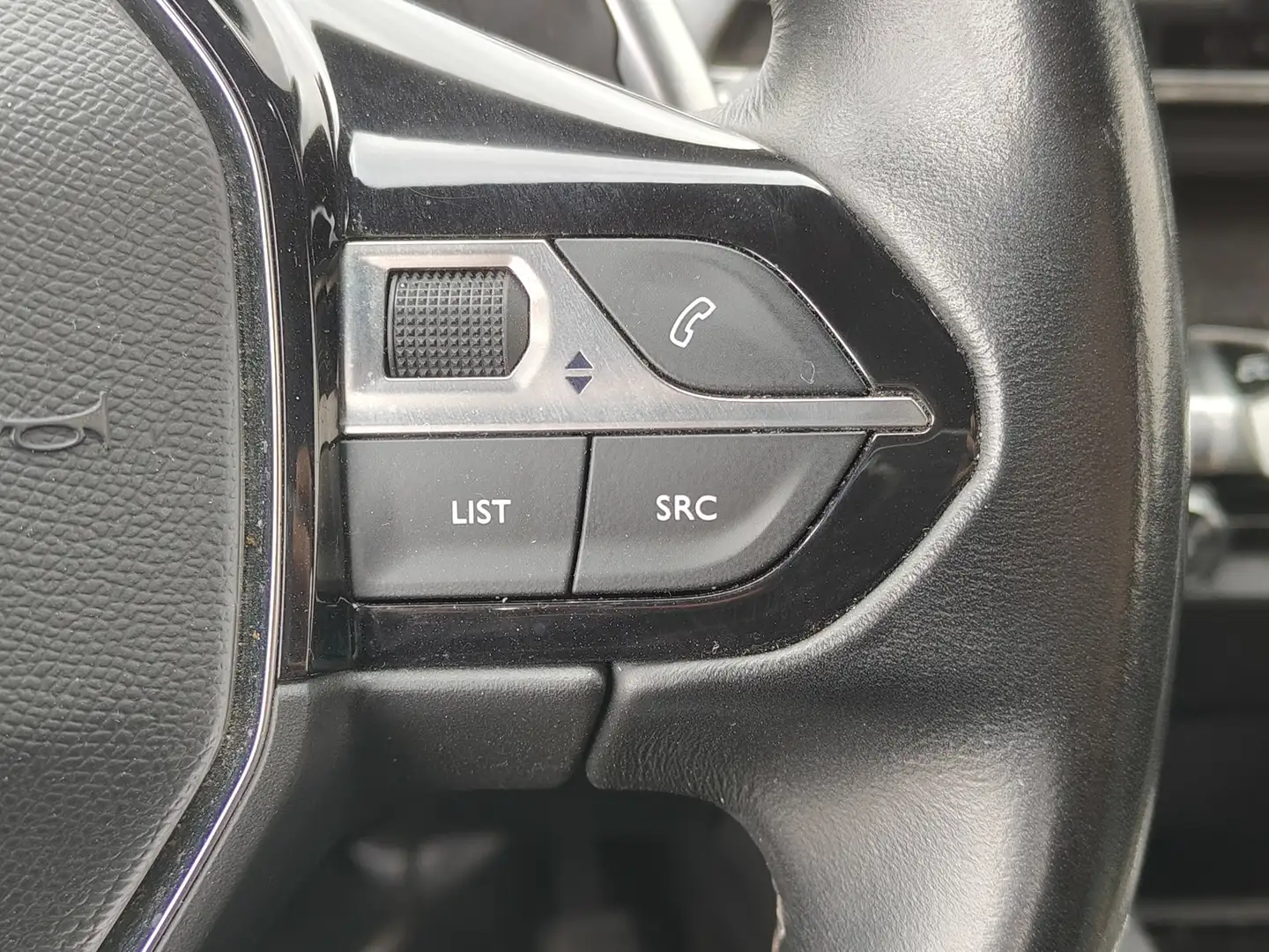 Foto Peugeot 5008 Peugeot 5008 PureTech 130 S&S Allure Pack EAT8 (130 CV) 7 Plazas