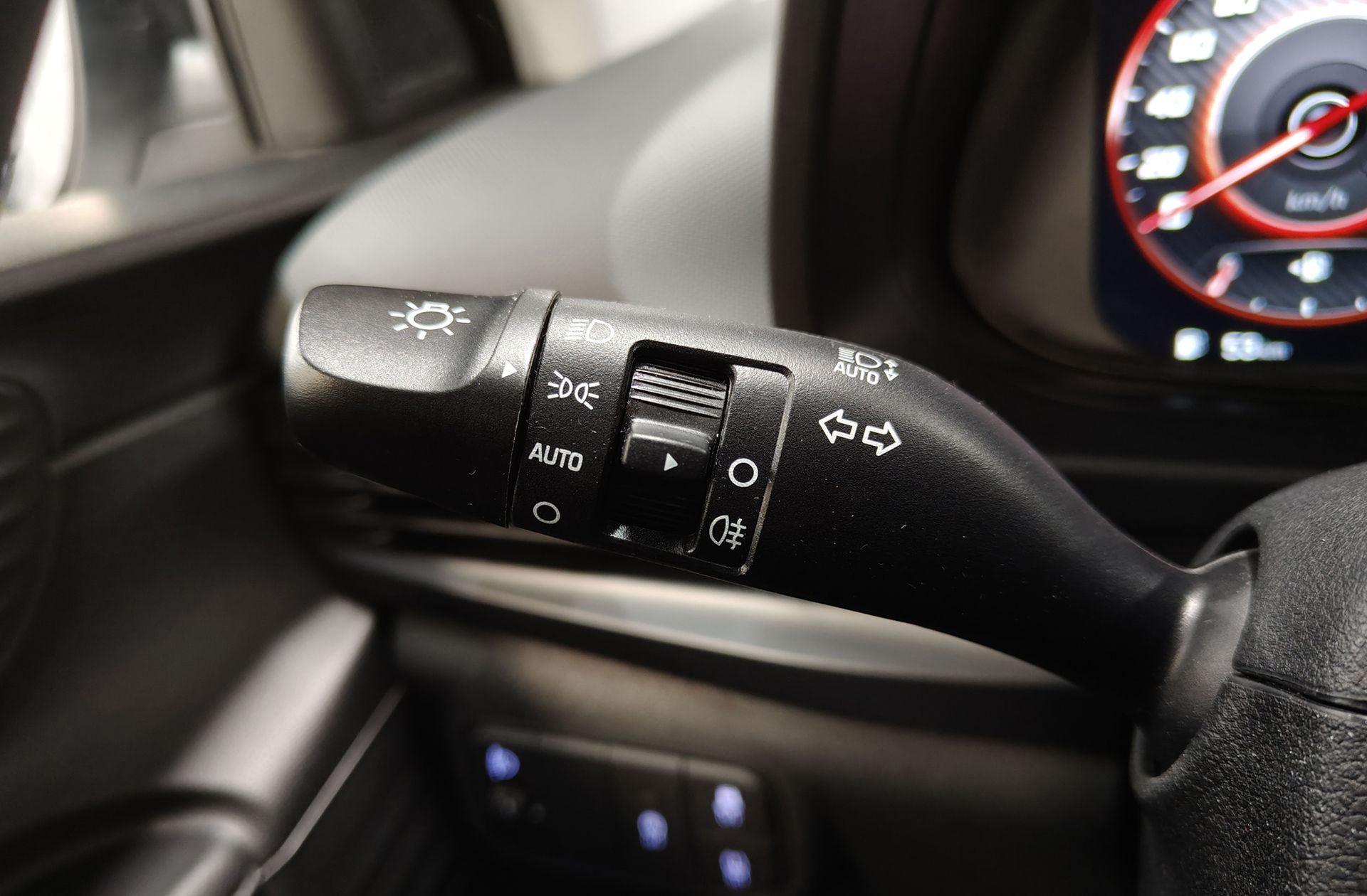 Hyundai Bayon 1.0 T-GDi 48V Tecno DCT - foto 25
