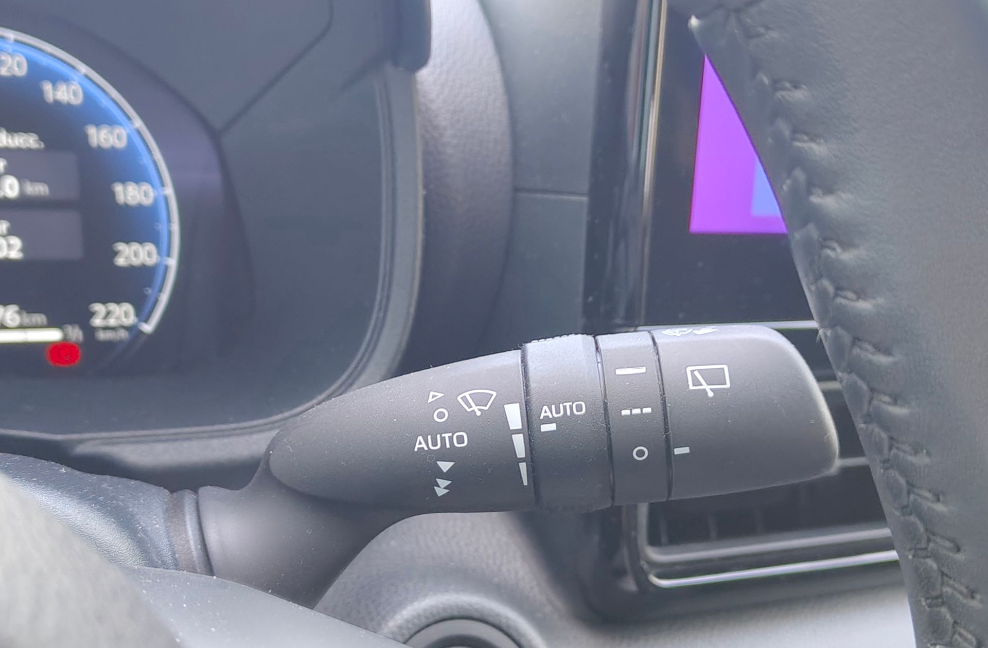 Toyota Yaris 120H Style - foto 27