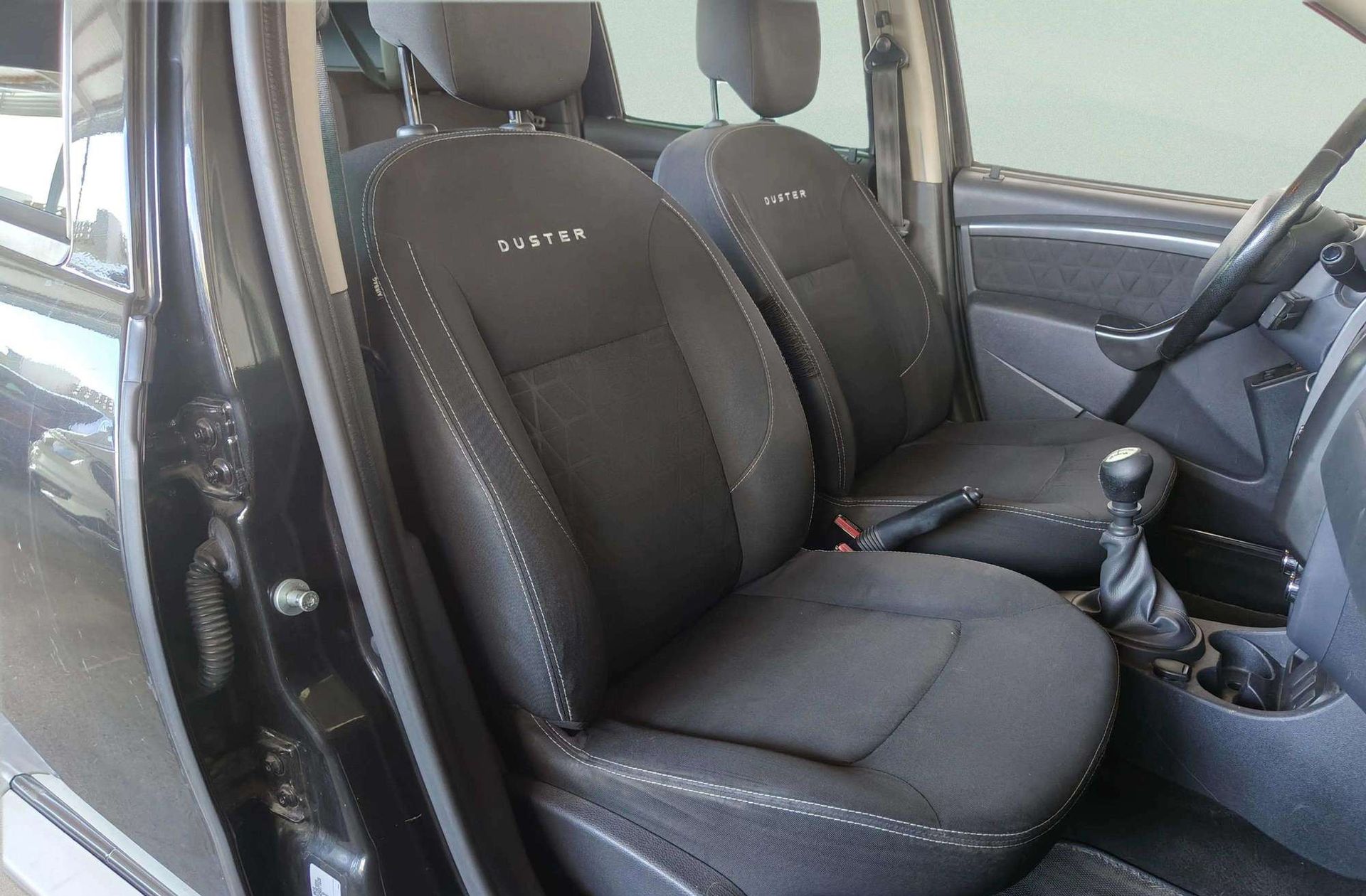 Dacia Duster Laureate dCi 4x2 - foto 14