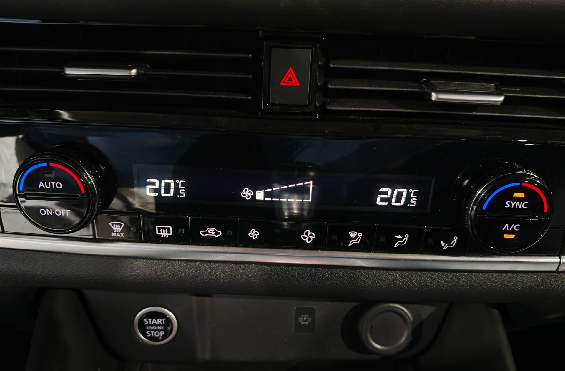 Nissan Qashqai DIG-T 140 N-Connecta - foto 29