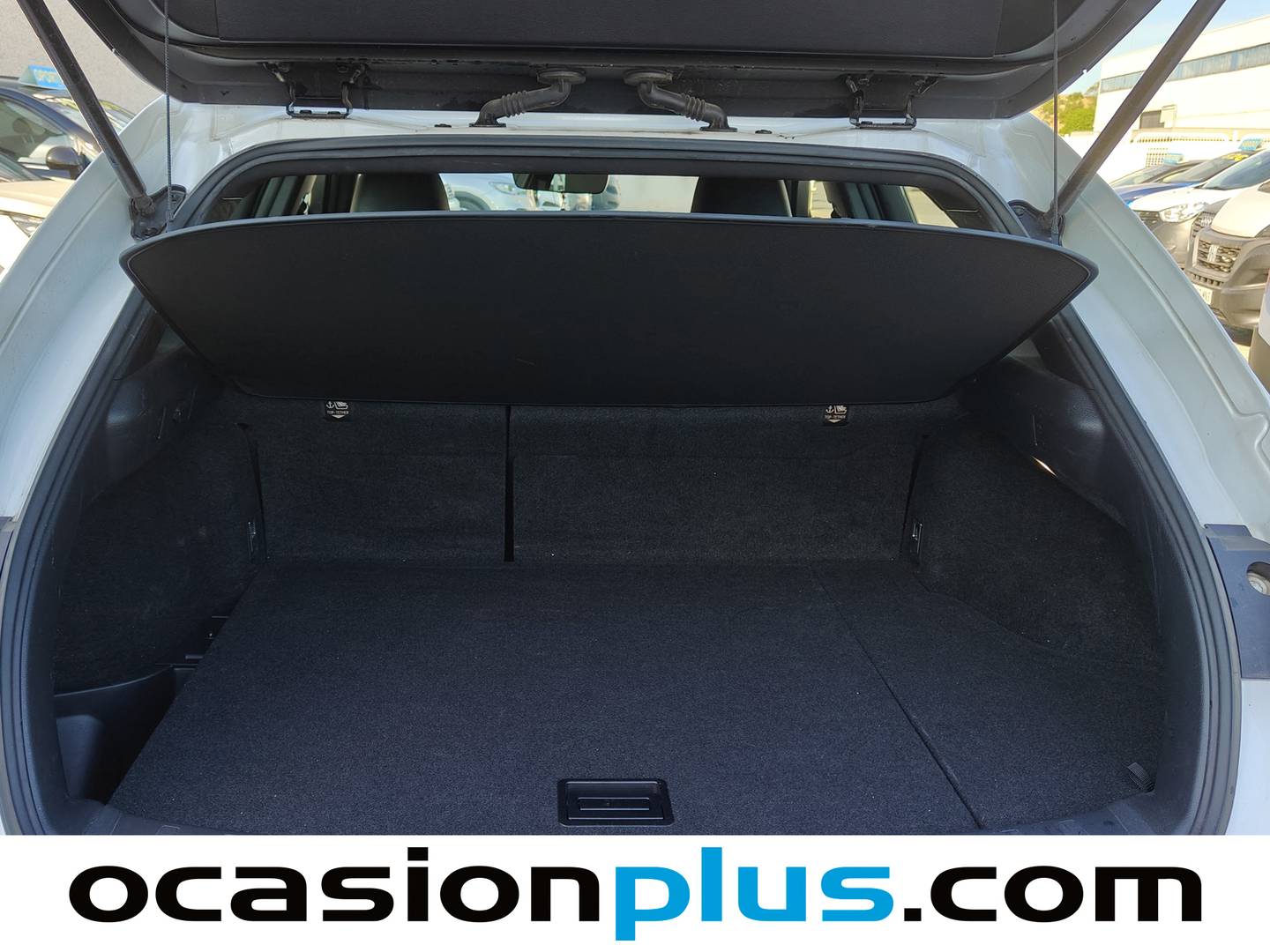 Fotos maletero Lexus UX Lexus UX 250h Business City  (184 CV)