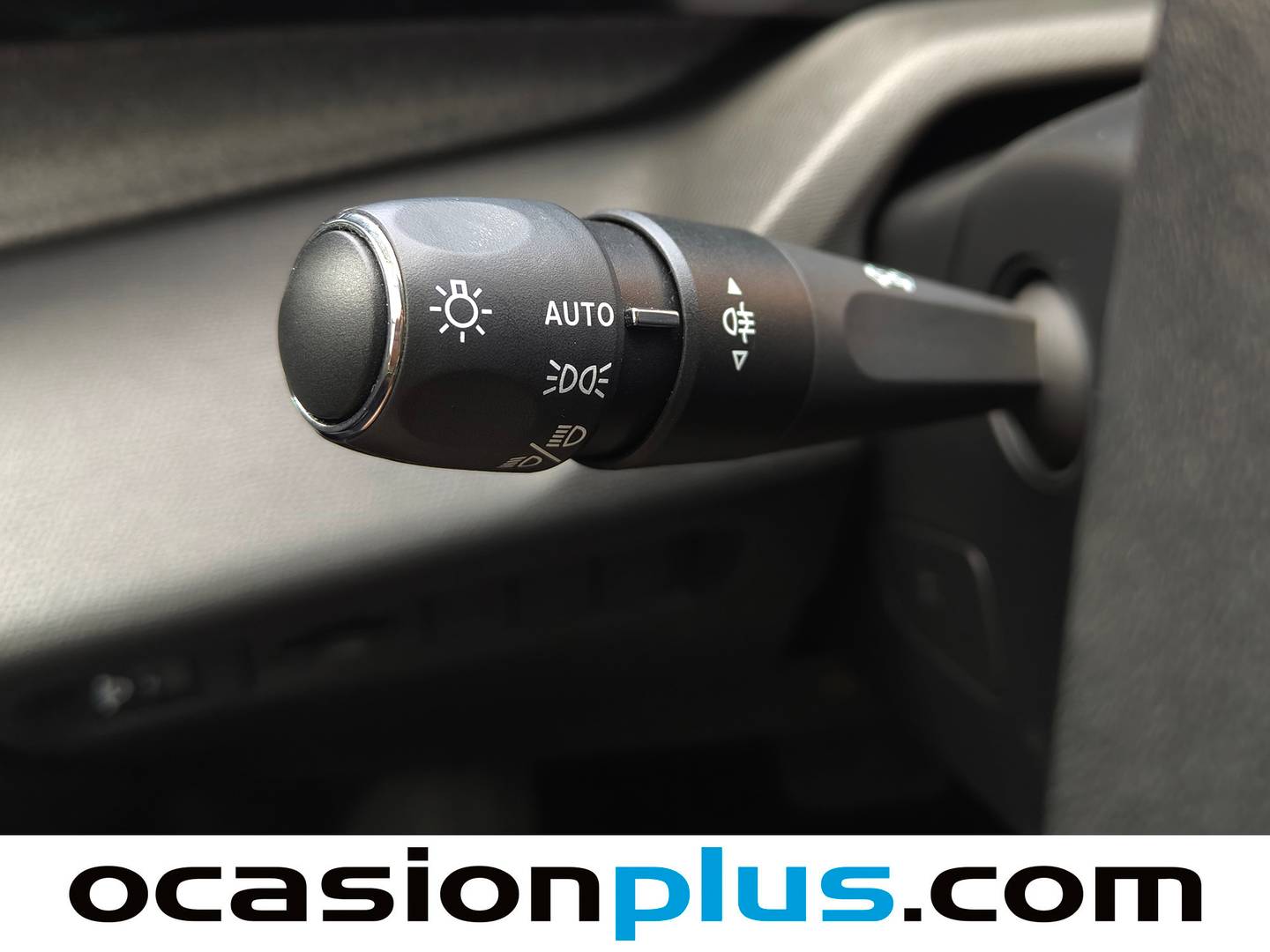 Peugeot 408 Peugeot 408 Allure Hybrid 145 eDCS6 (145 CV) 2025