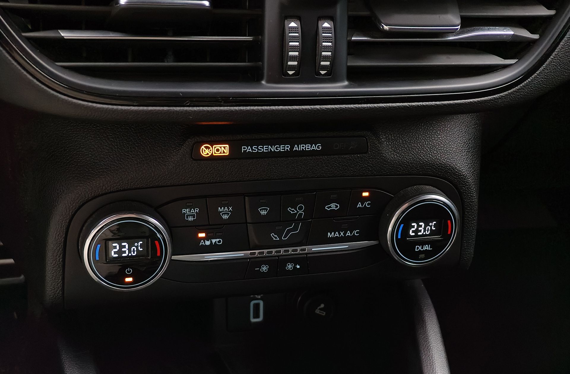 Ford Focus 1.0 EcoBoost ST-Line - foto 31