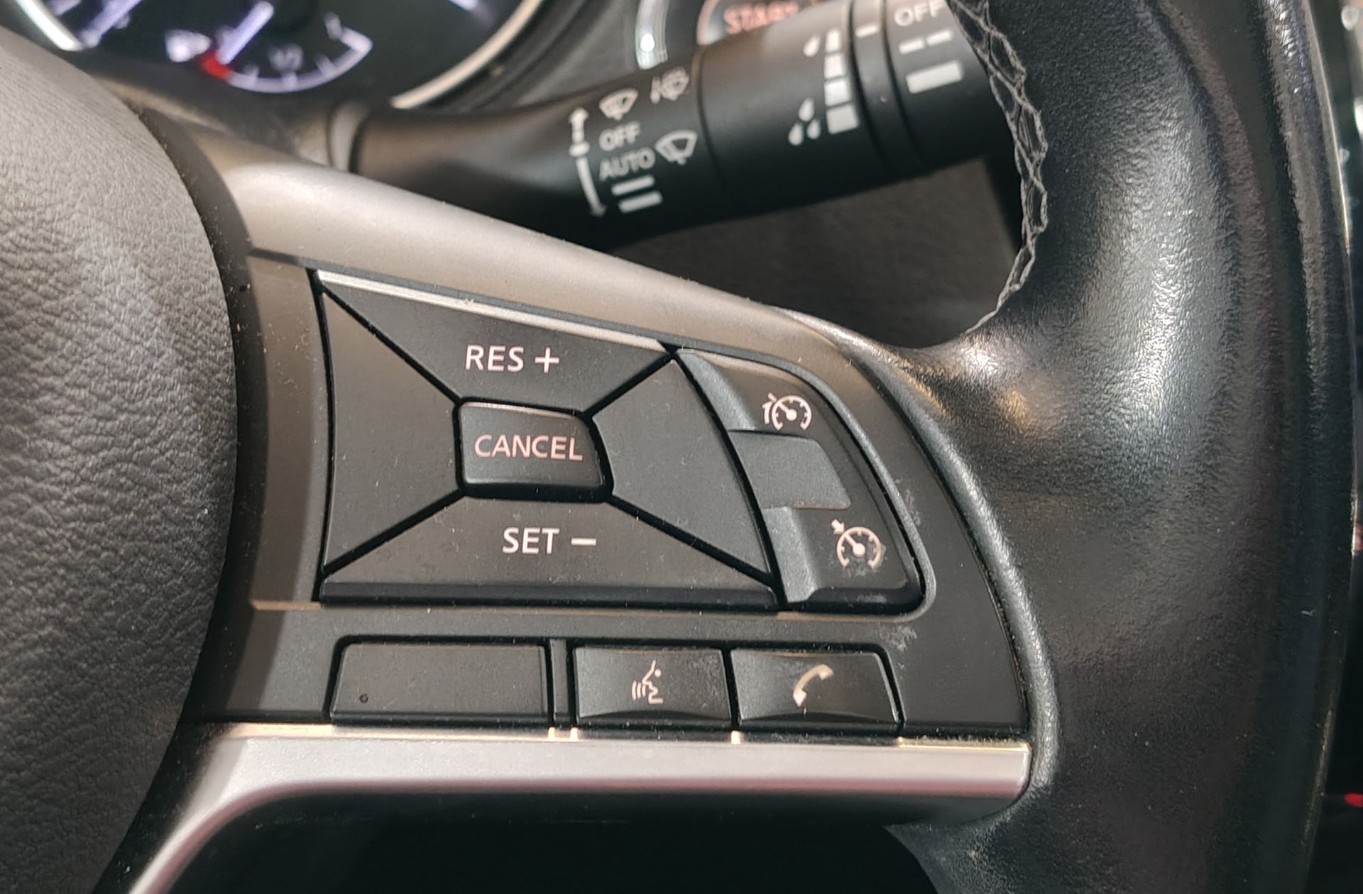 Nissan Qashqai DIG-T 160 N-Connecta 4x2 DCT - foto 29