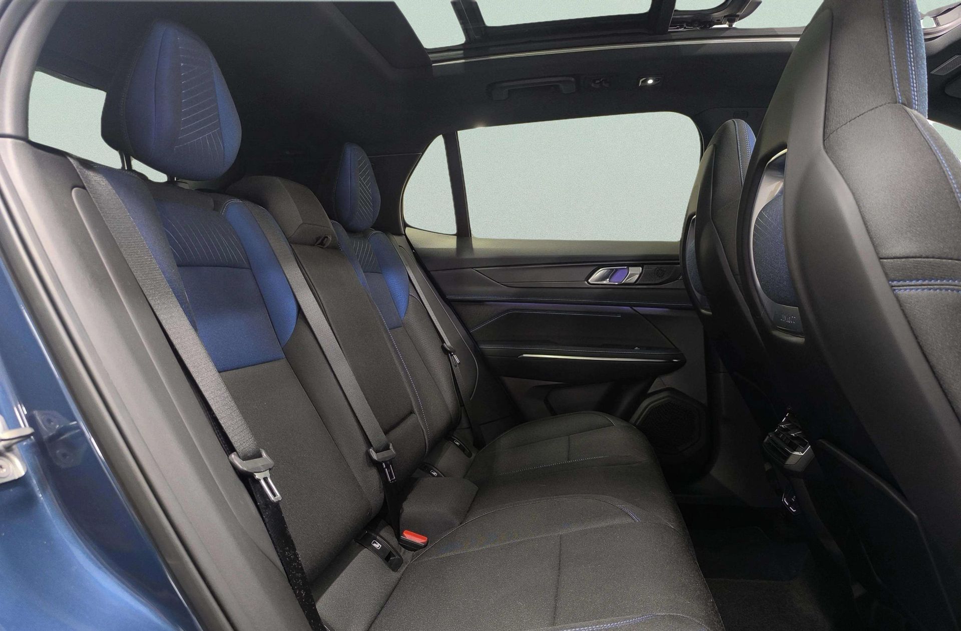 Lynk & Co 01 1.5 PHEV - foto 21