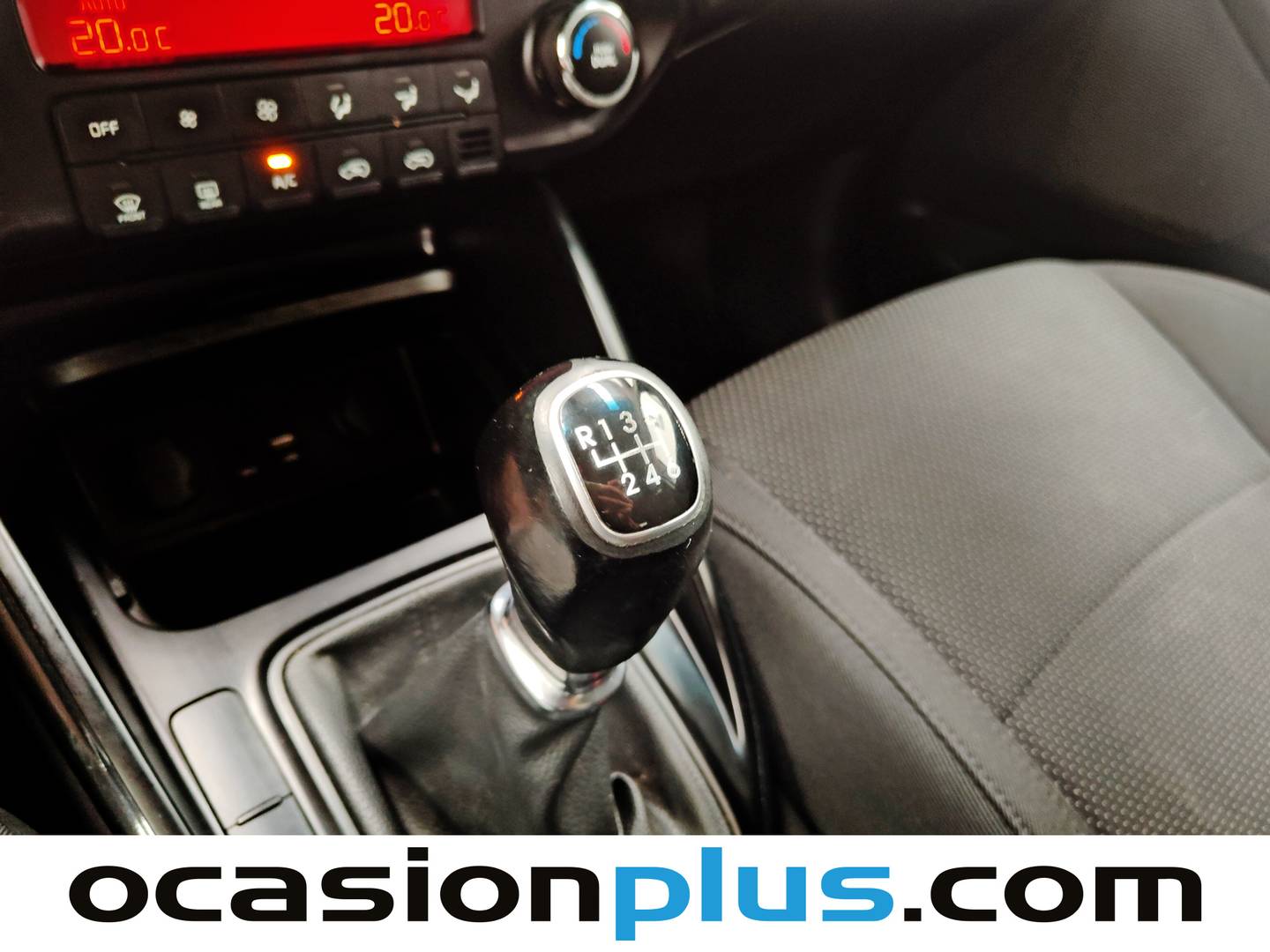 KIA Carens KIA Carens 1.6 GDi UEFA Euro 2016 Eco-Dynamics (135 CV) de segunda mano