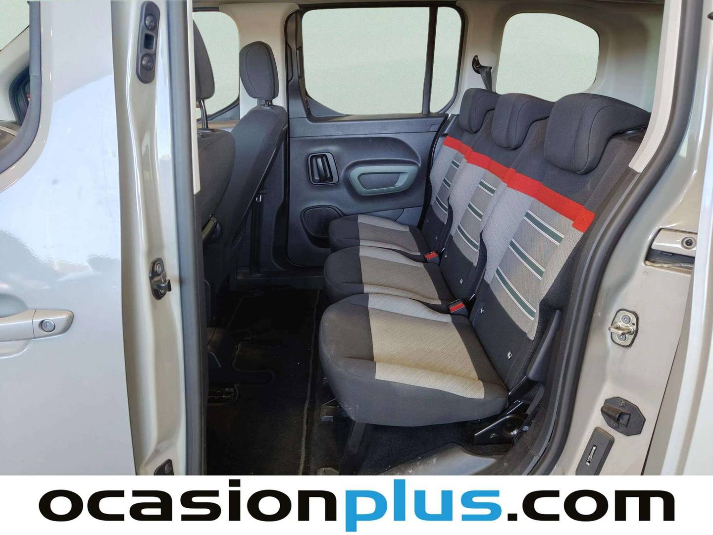 Foto asientos traseros Citroën Berlingo Citroën Berlingo BlueHDi 100 S&S Talla M Shine (102 CV)
