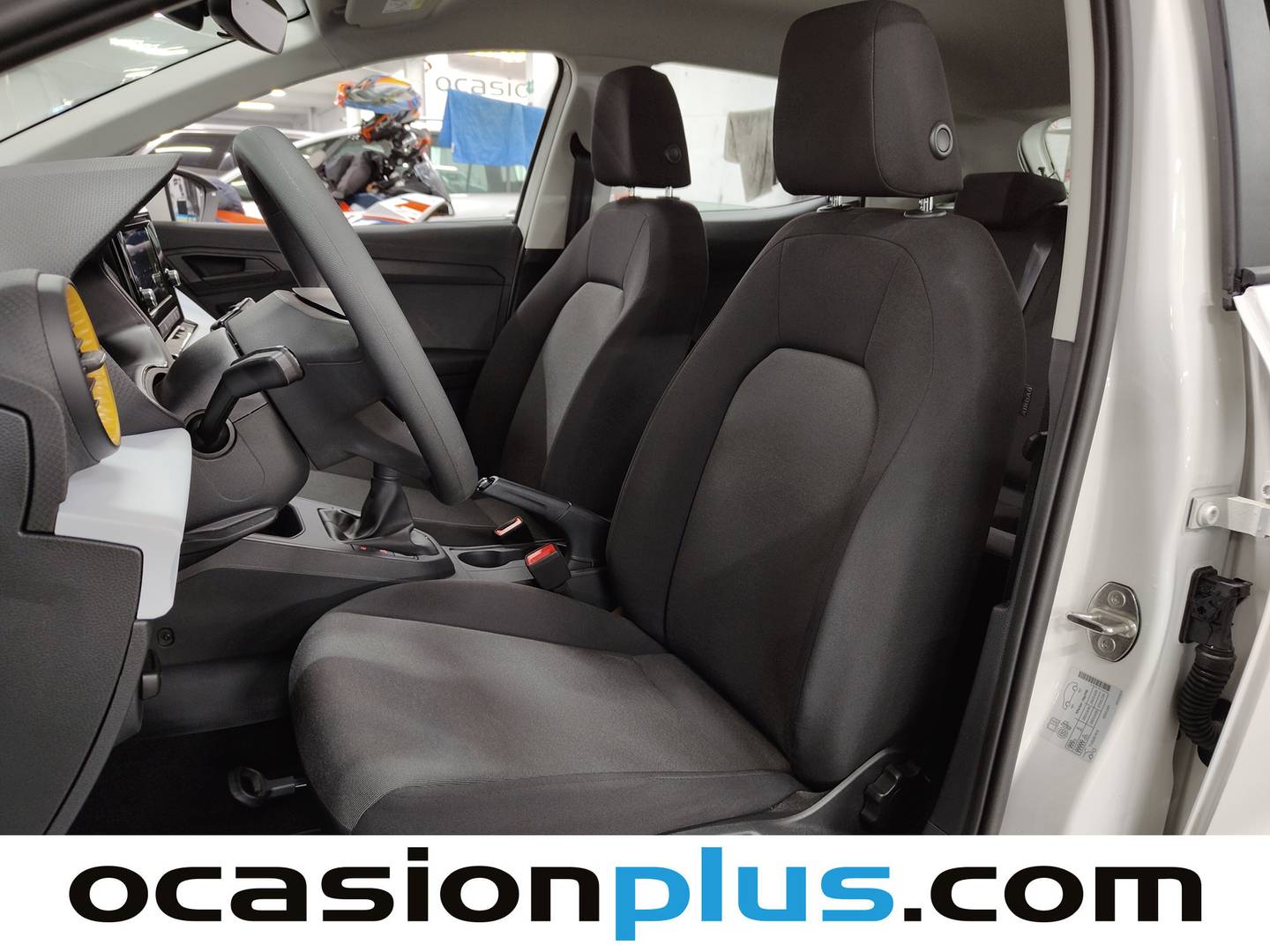 Foto asientos delanteros Seat Ibiza Seat Ibiza 1.0 MPI S&S Reference XM (80 CV)