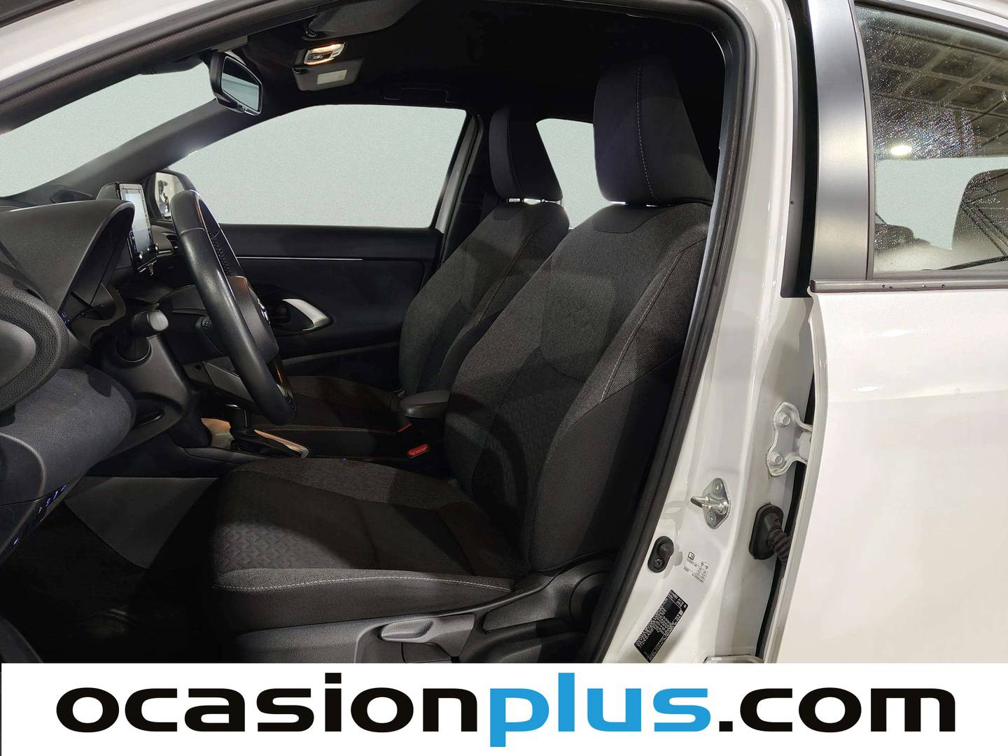 Foto asientos delanteros Toyota Yaris Cross Toyota Yaris Cross 120H Active Tech Pack Confort (116 CV)