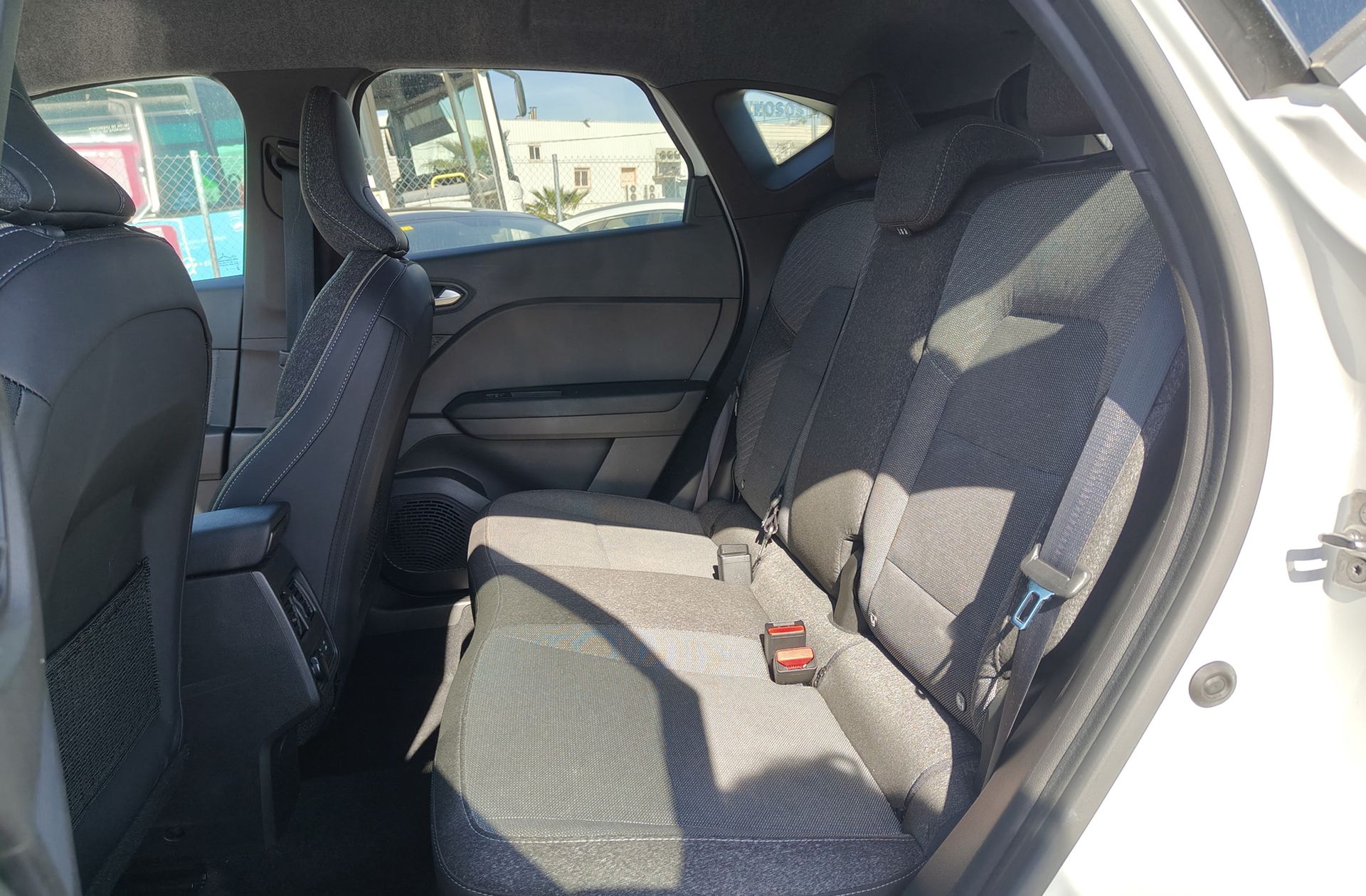Renault Captur Techno E-Tech Híbrido - foto 17