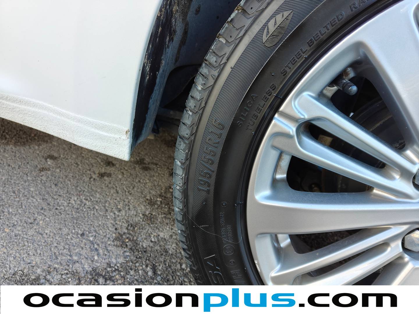 Foto Peugeot 208 Peugeot 208 PureTech Signature (82 CV)