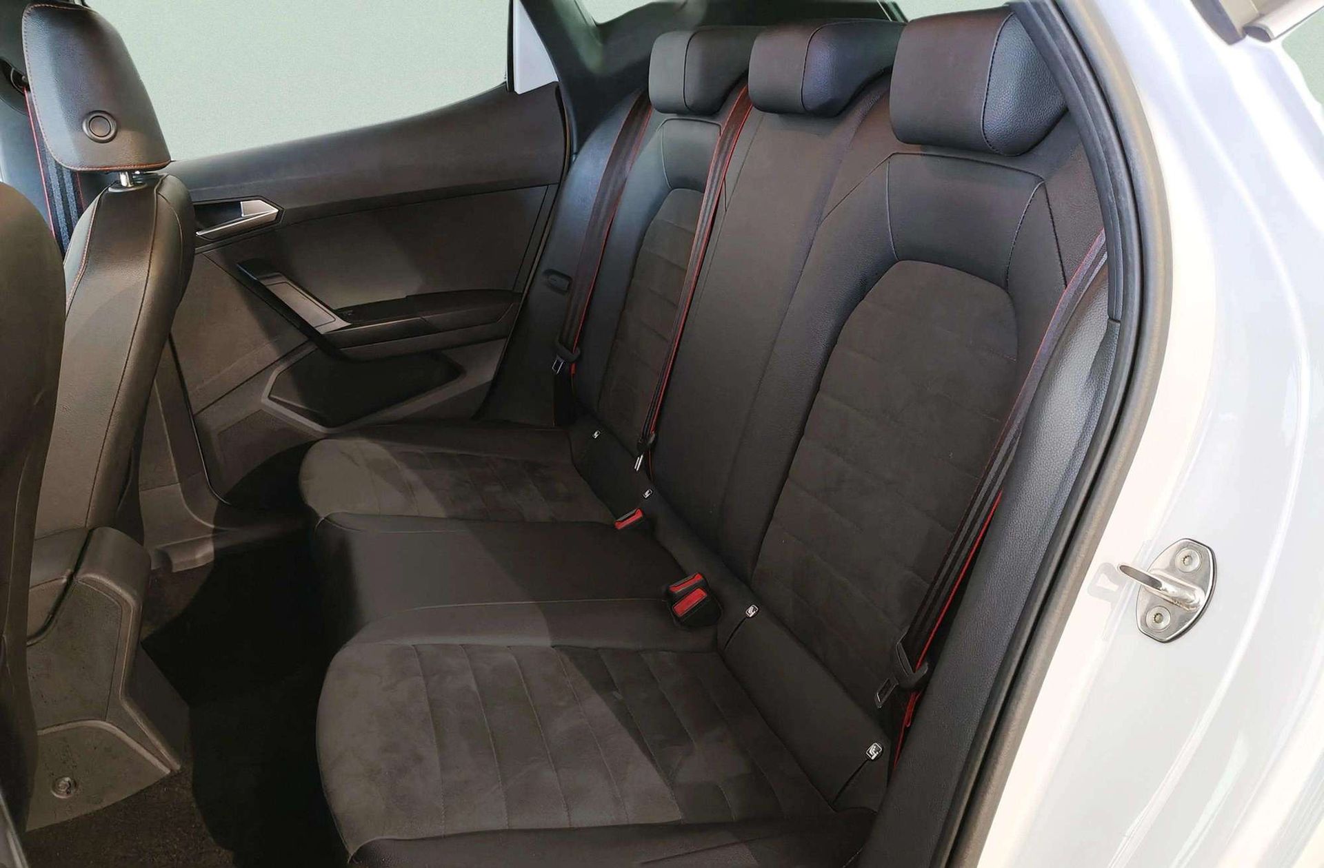SEAT Arona 1.5 TSI FR XL DSG - foto 16