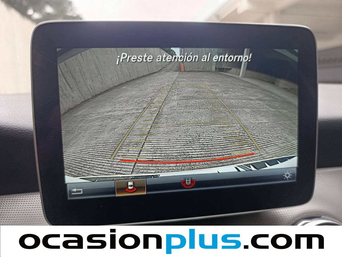 Equipamiento del Mercedes GLA Mercedes-Benz GLA 180 (122 CV)