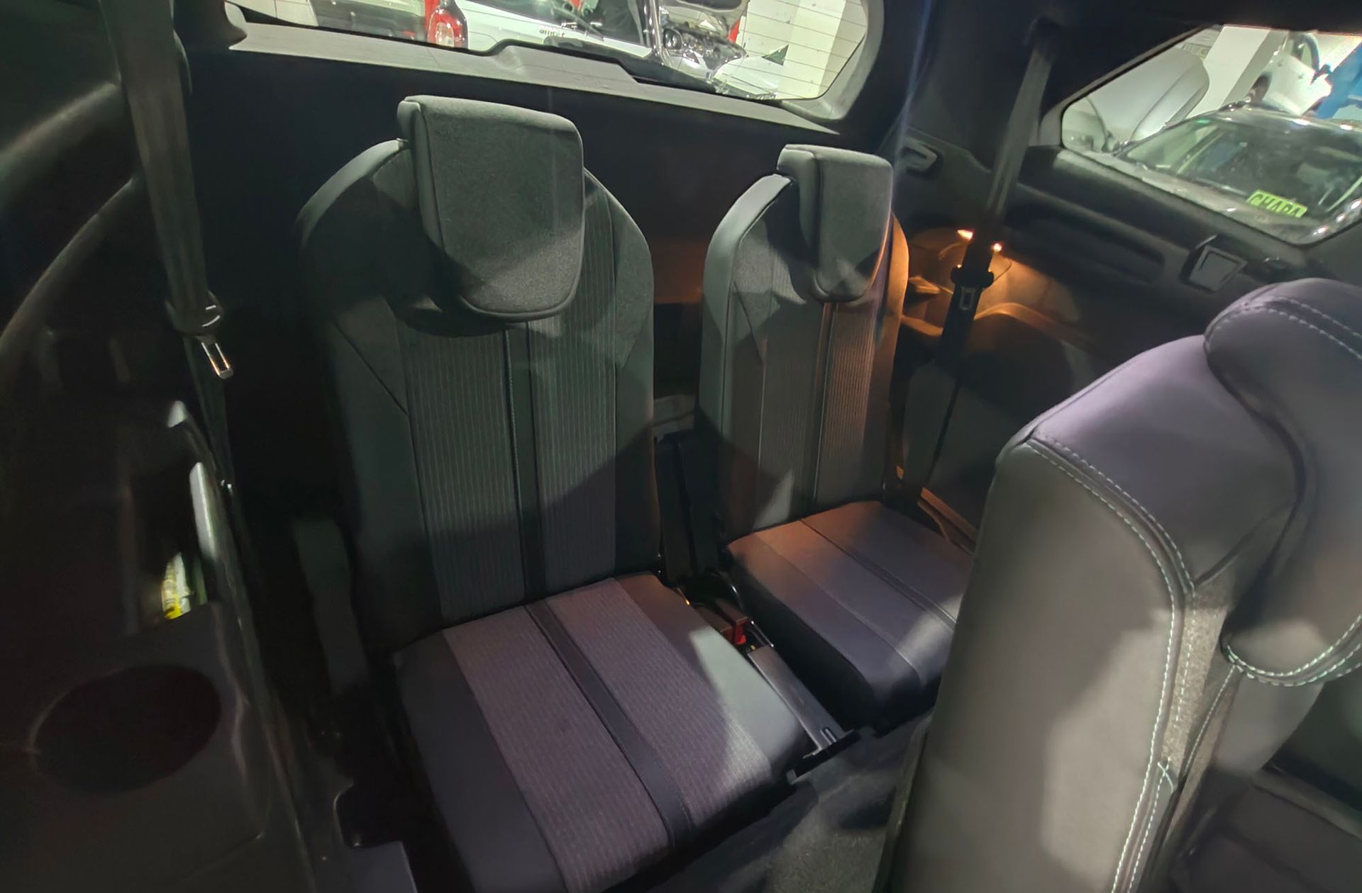 Peugeot 5008 PureTech 130 Allure Pack EAT8 7 plazas - foto 6