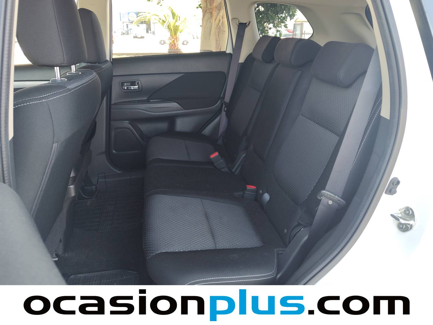 Foto asientos traseros Mitsubishi Outlander Mitsubishi Outlander 200 MPI Motion 2WD CVT (150 CV)