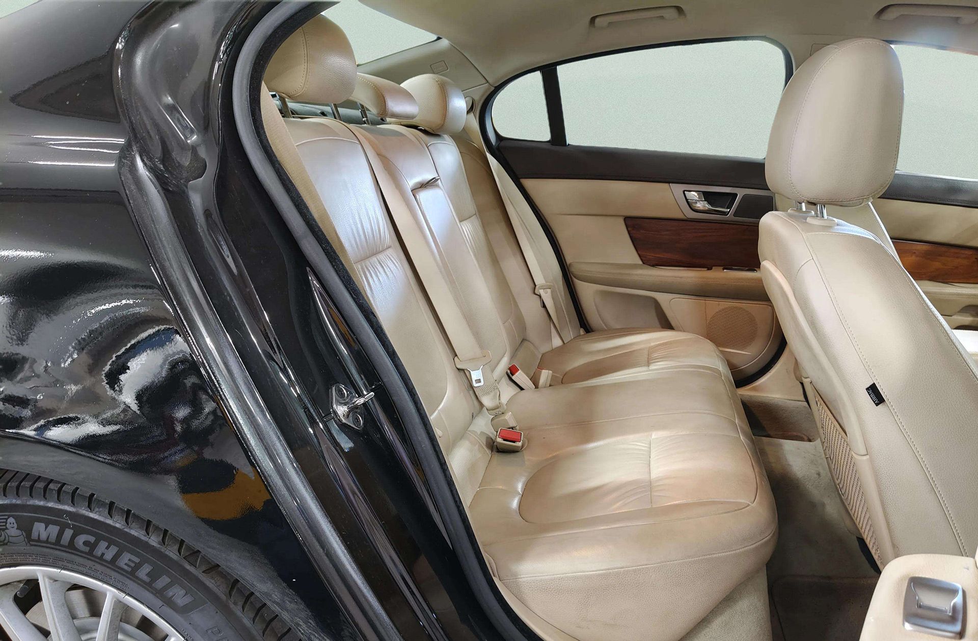 Jaguar XF 3.0 V6 Luxury - foto 14
