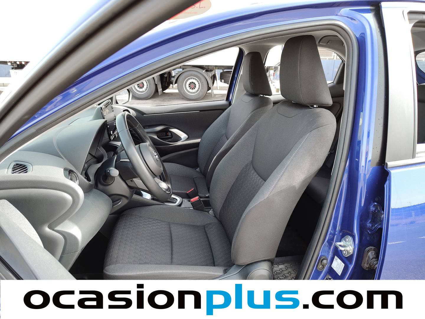 Foto asientos delanteros Toyota Yaris Toyota Yaris 120H Active Tech (116 CV)
