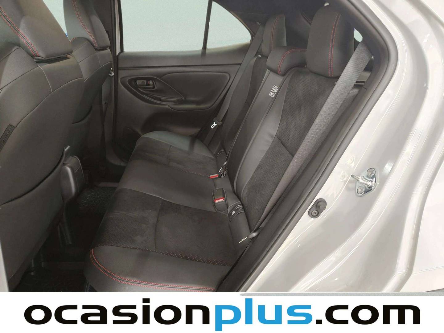 Foto asientos traseros Toyota Yaris Cross Toyota Yaris Cross 130H GR Sport (130 CV)