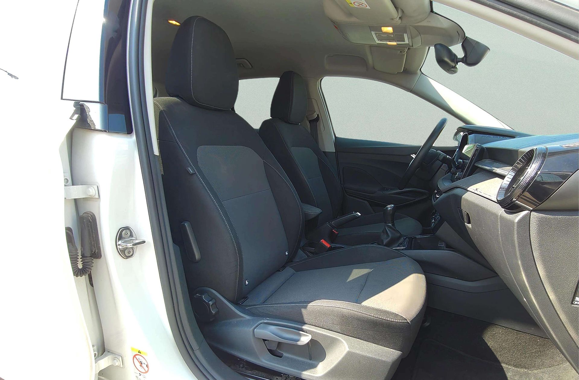 Škoda Fabia 1.0 TSI Selection - foto 19