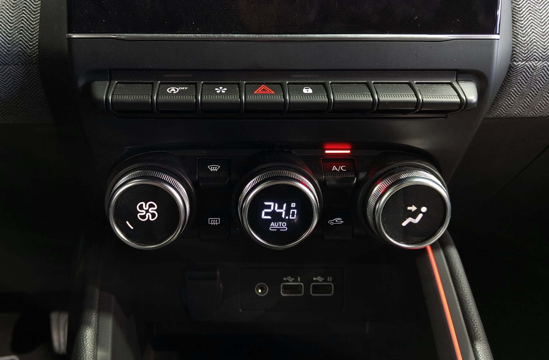 Renault Clio Techno TCe - foto 31