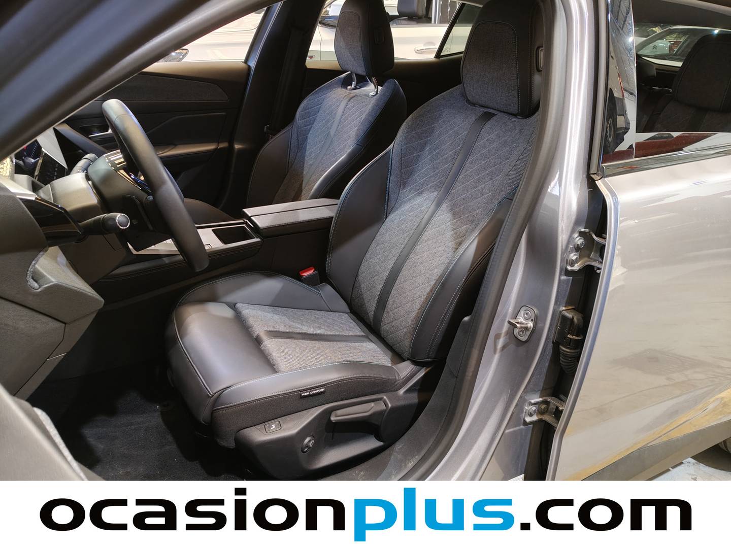 Foto Peugeot 408 Peugeot 408 Allure PHEV 180 e-EAT8 (181 CV)