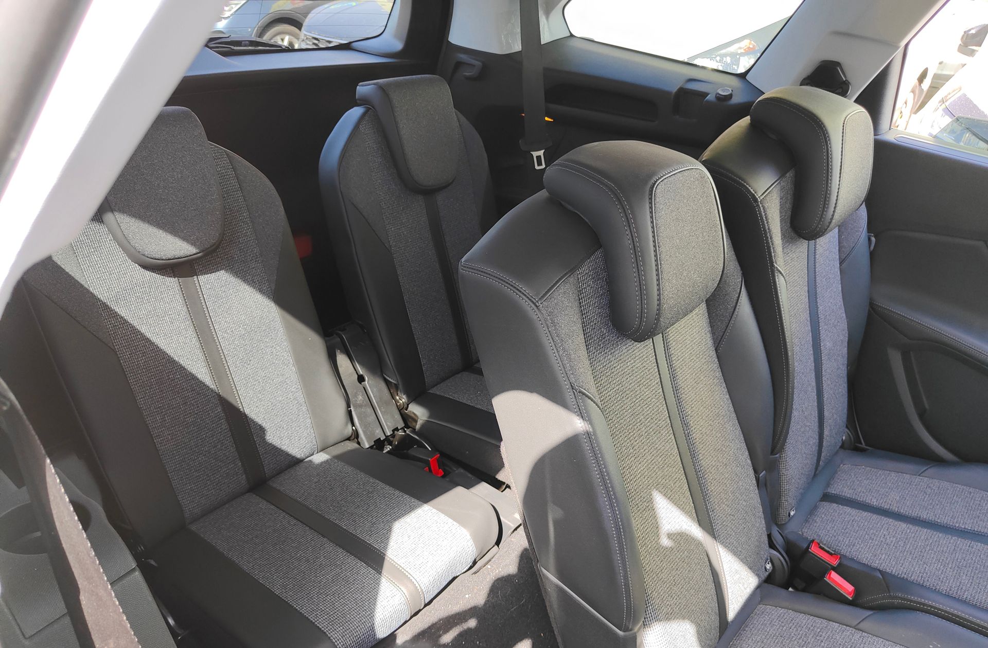 Peugeot 5008 PureTech 130 Allure 7 plazas - foto 18