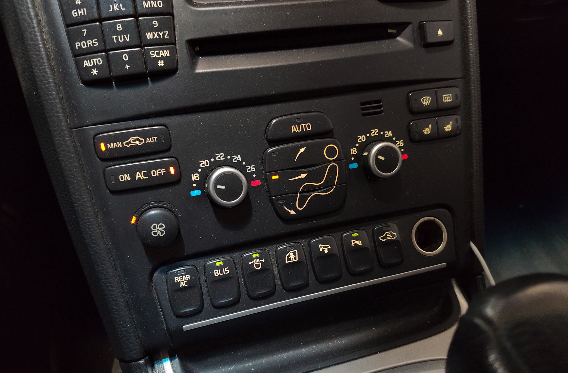 Volvo XC90 D5 Executive - foto 33
