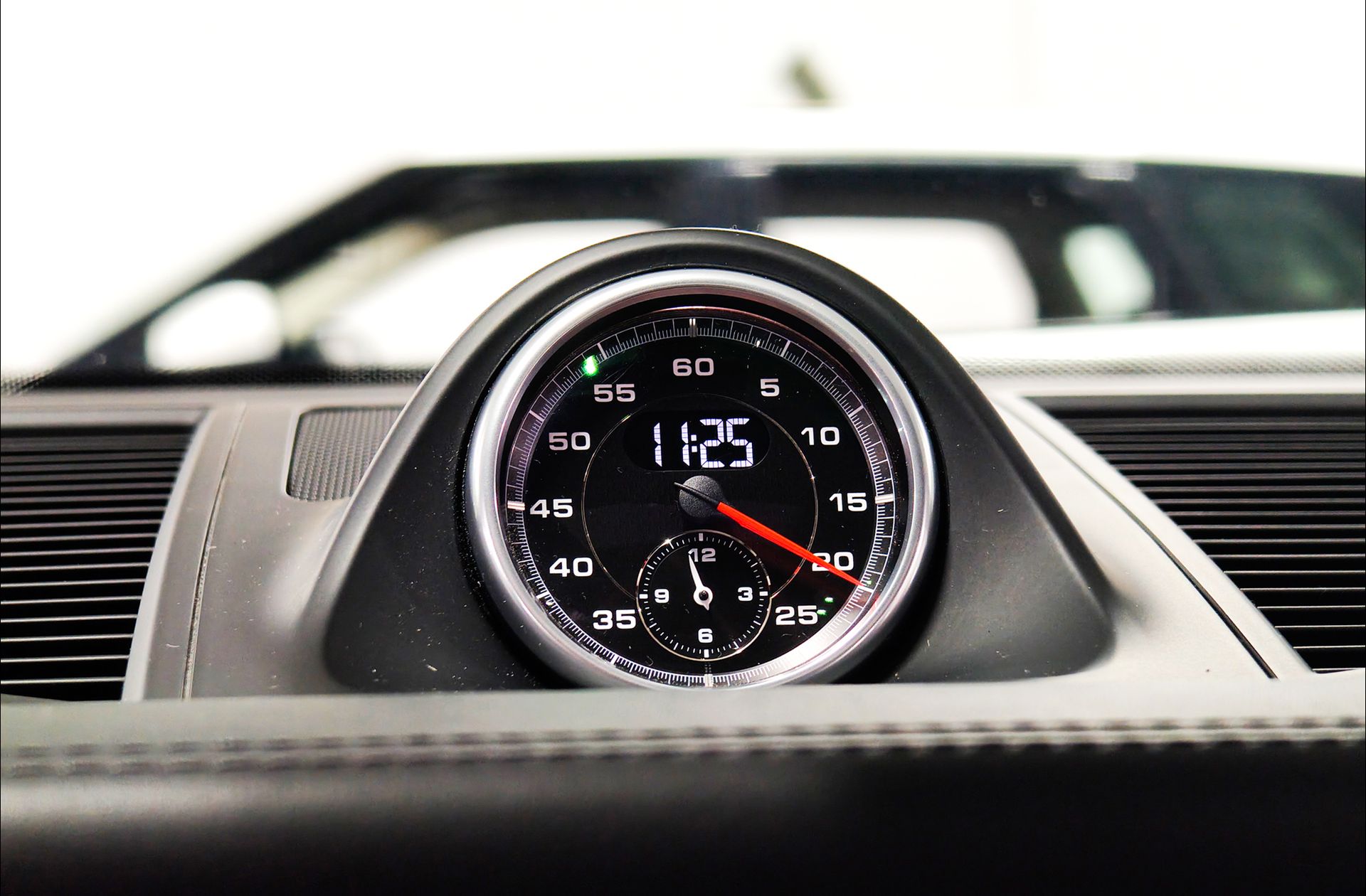 Porsche Macan Turbo - foto 47