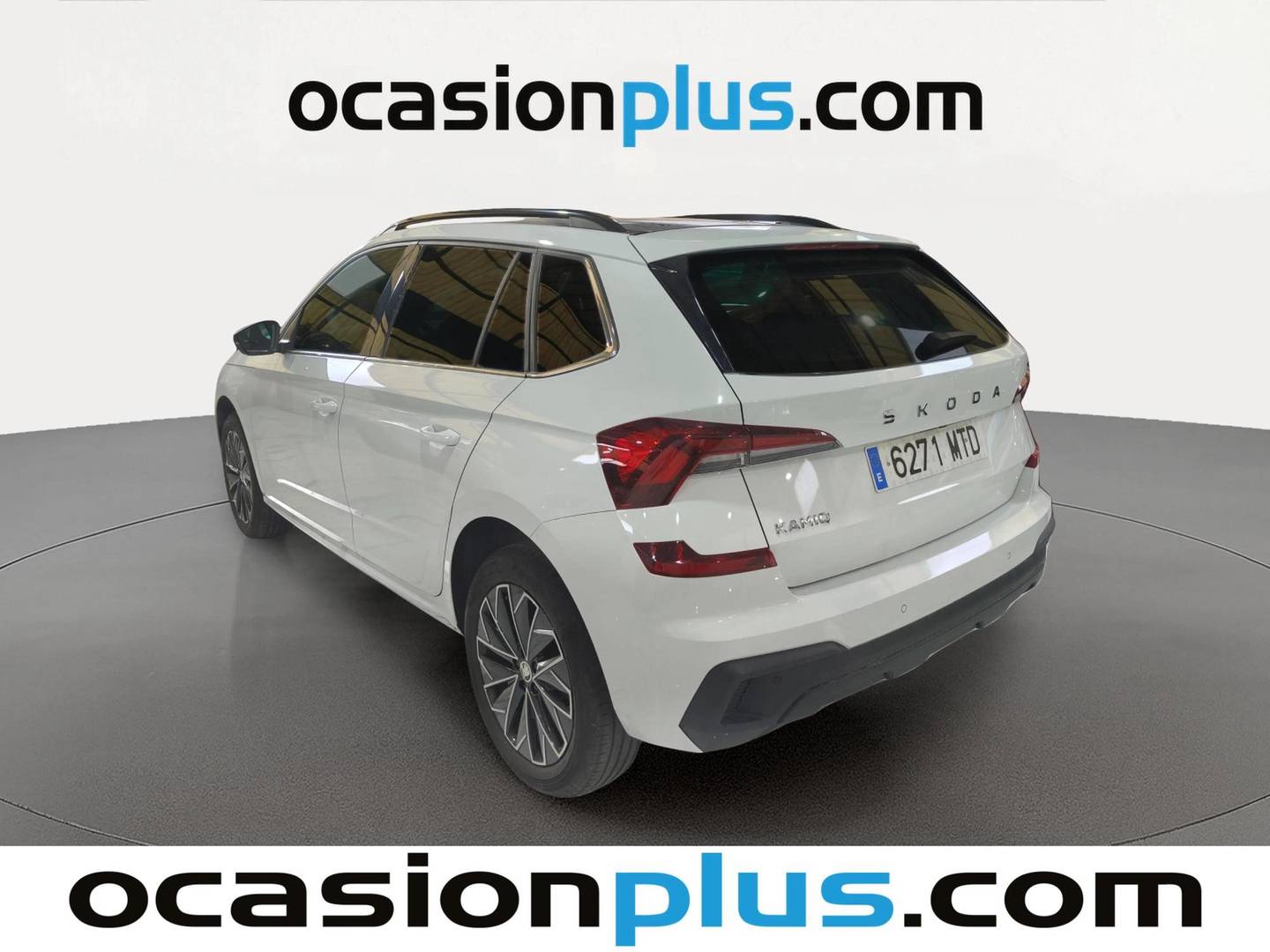 Foto trasera Skoda Kamiq Skoda Kamiq 1.0 TSI Design DSG (115 CV) izquierda
