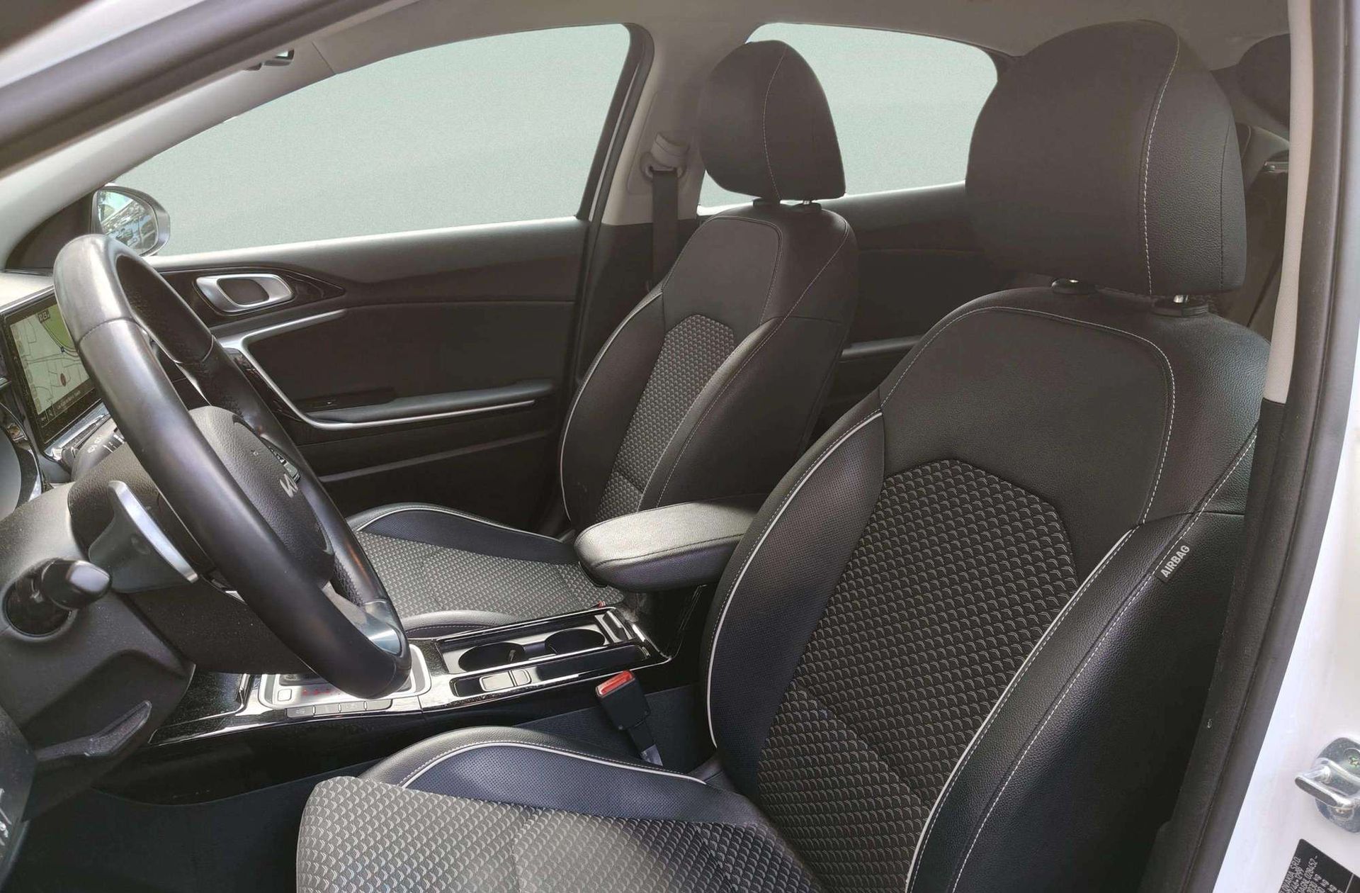 Kia XCeed 1.6 GDi PHEV E-Tech - foto 12