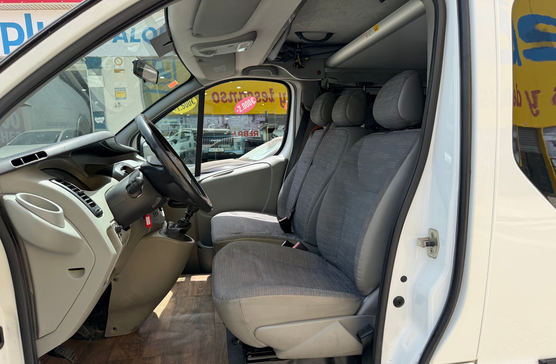 Renault Trafic Furgon 2.0 dCi Furgon 29 Corto Normal Camperizada 3 plazas - foto 15