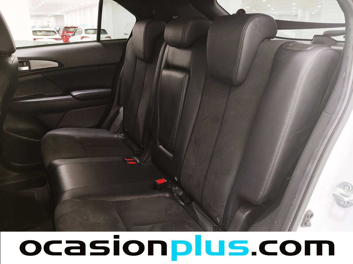 Foto asientos traseros Mitsubishi Eclipse Cross Mitsubishi Eclipse Cross 2.4 PHEV Kaiteki 4WD Auto  (188 CV)