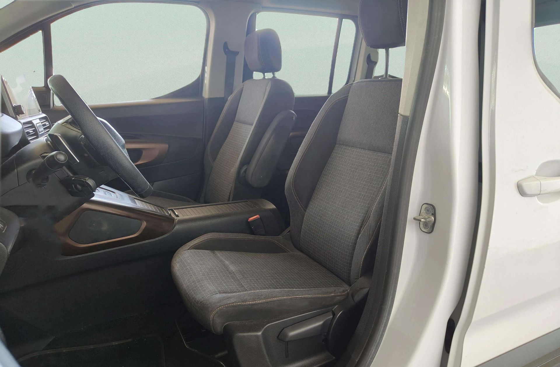 Peugeot Rifter BlueHDi 130 GT Business Standard EAT8 - foto 10