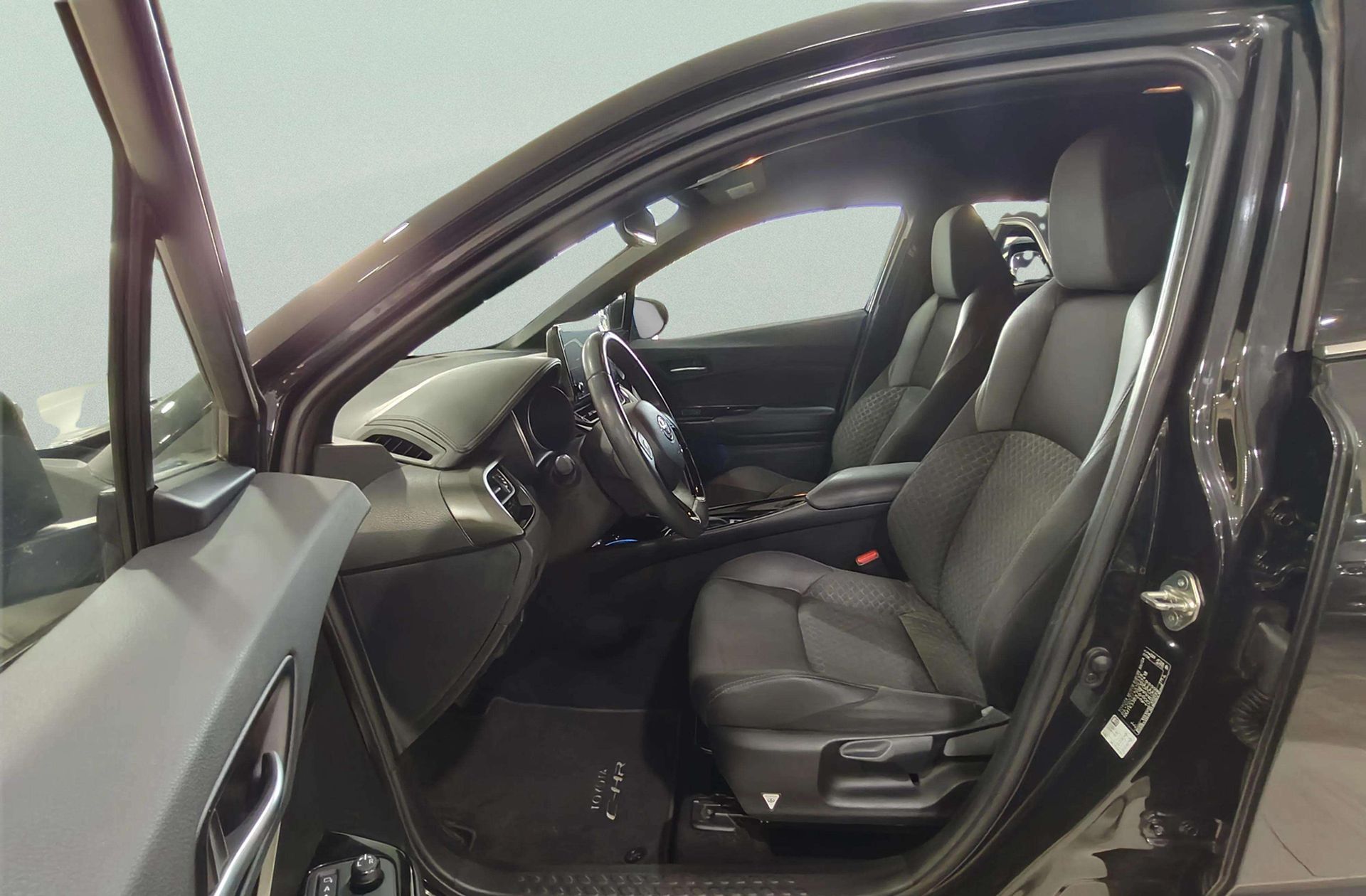 Toyota C-HR 180H Advance - foto 9