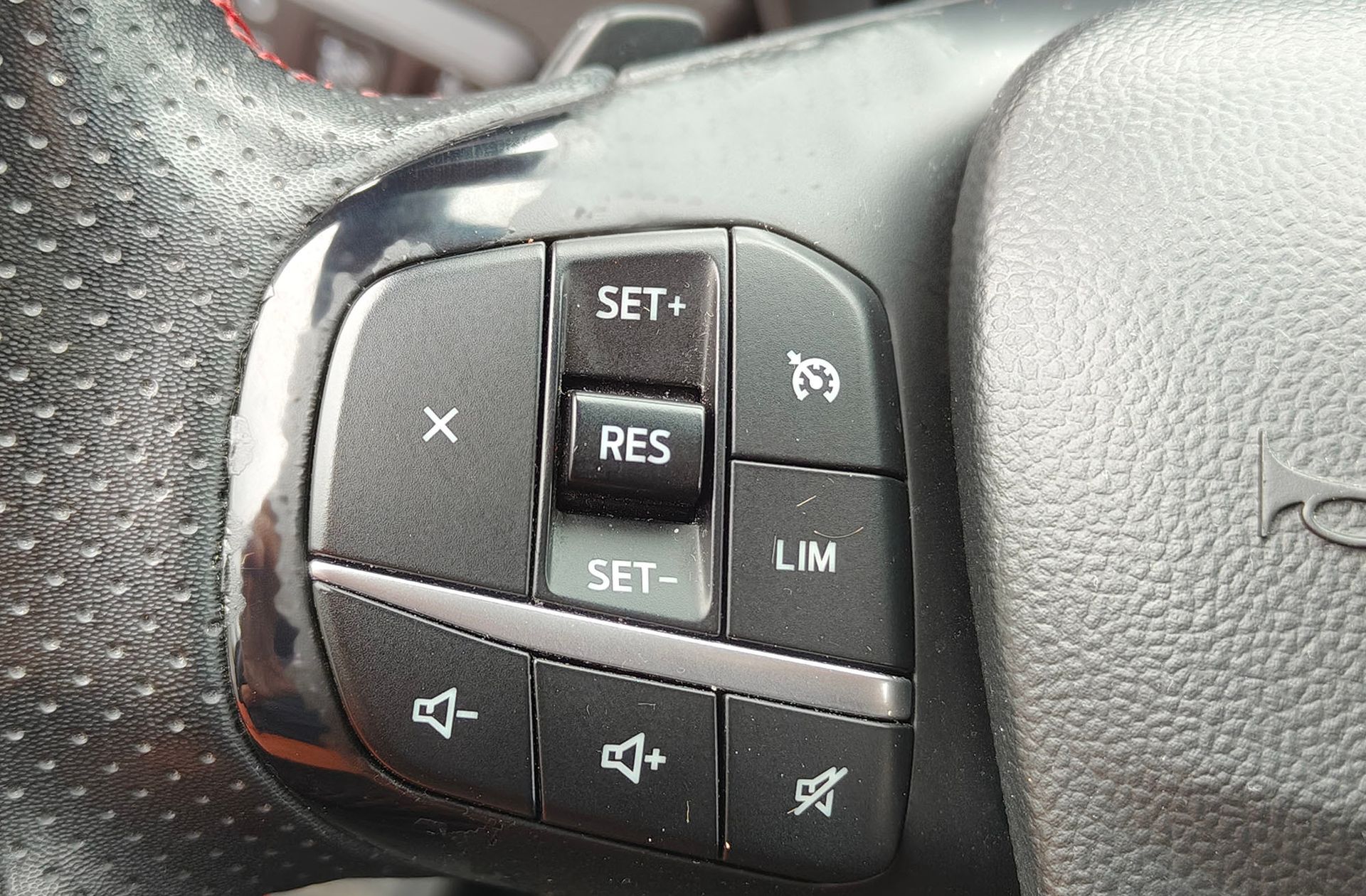 Ford Kuga 1.5 EcoBlue ST-Line - foto 29
